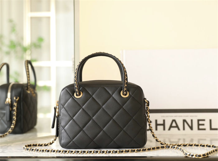 Chanel CAMERA CASE Shiny Lambskin & Gold-Tone Metal TOP