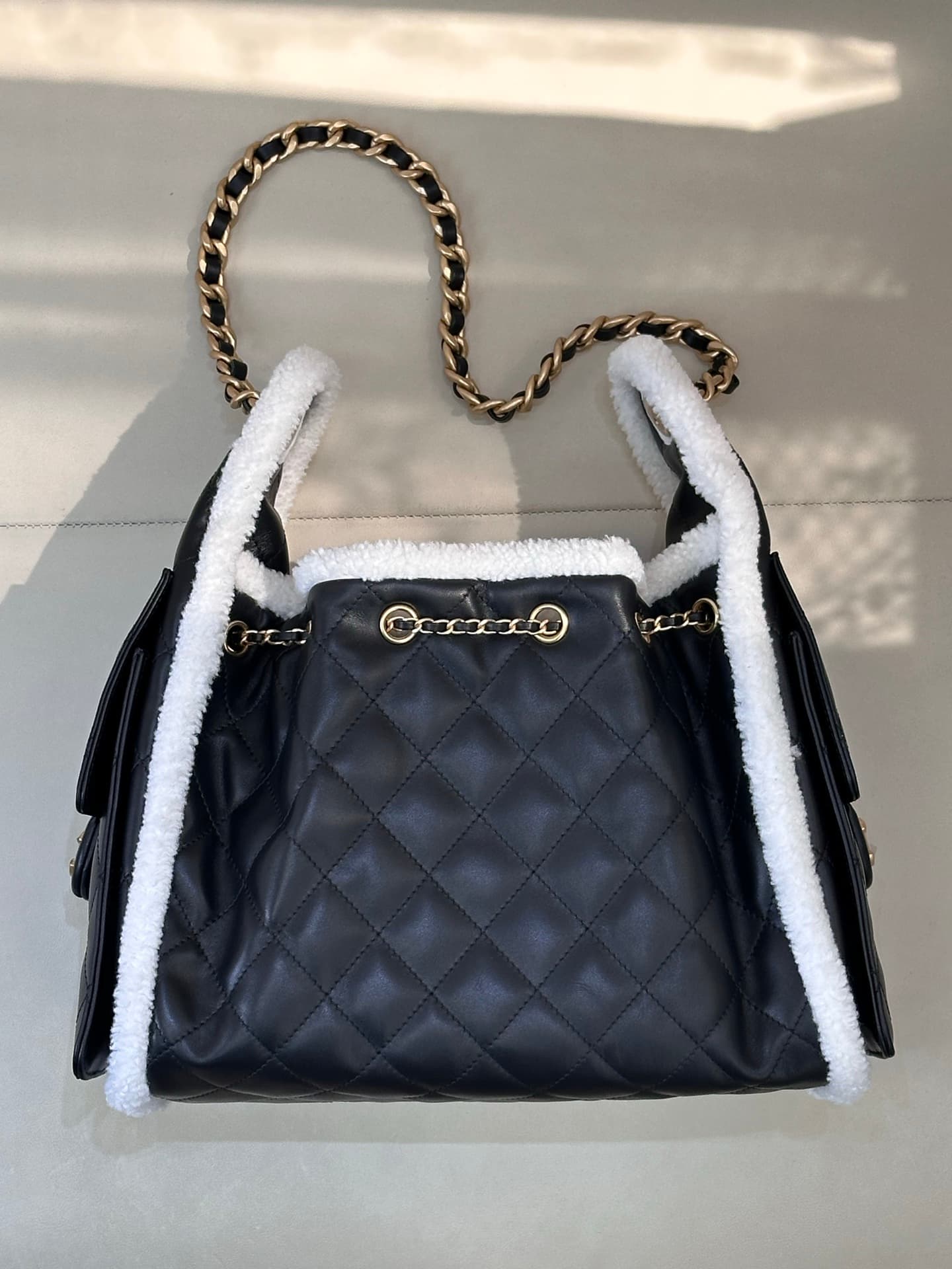 Chanel 25 Small Hobo handbag AS5293 Lambskin with crumpled sheepskin shearling&Gold-tone Metal Black TOP