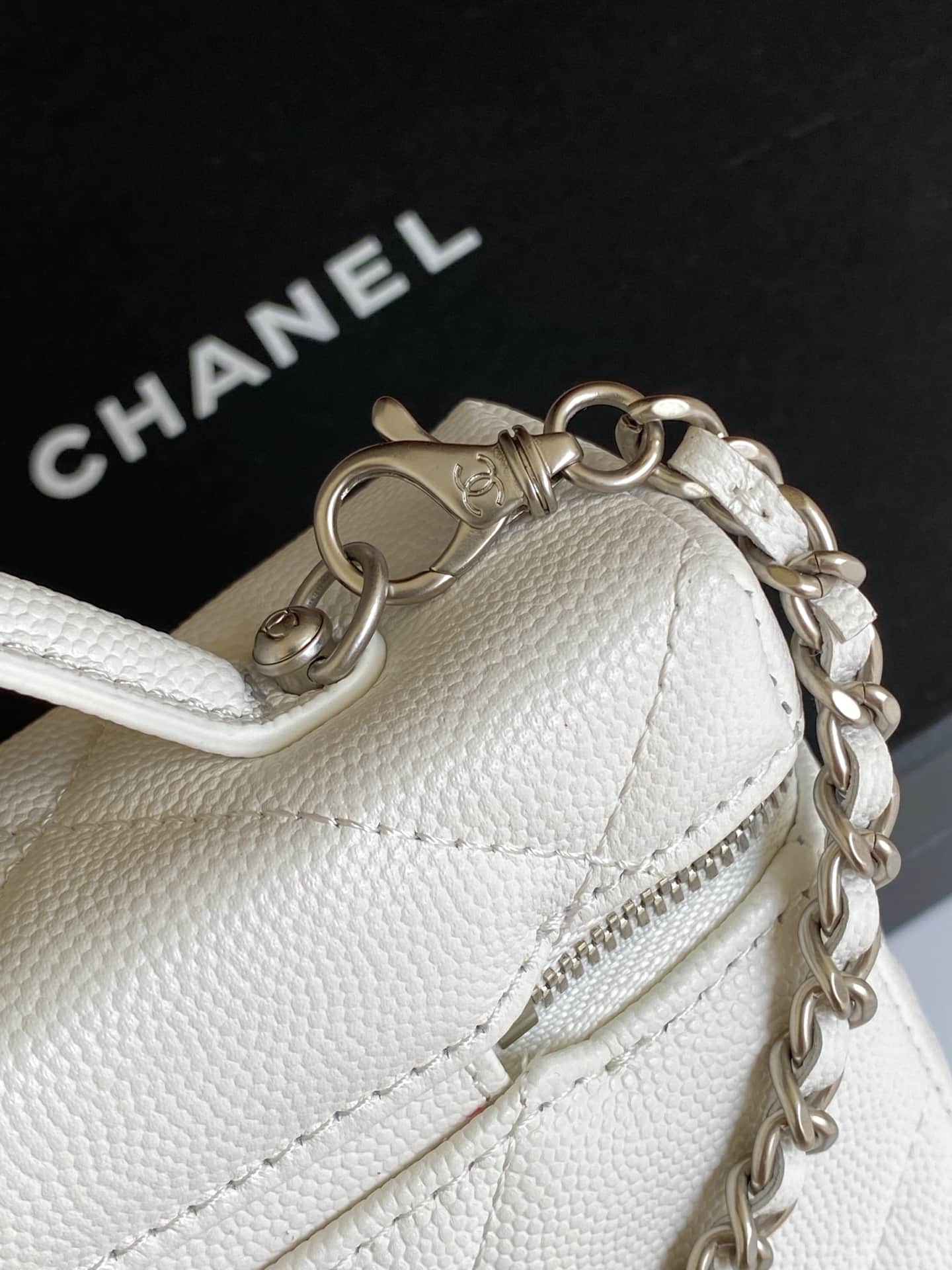 Chanel Vanity with Chain Grained Shiny Calfskin & Silver-Tone Metal White AP4936 A