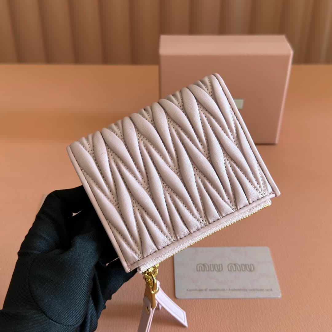 Miu Miu Begonia Alabaster Pink Matelassé Nappa Leather Wallet 5MV017 TOP