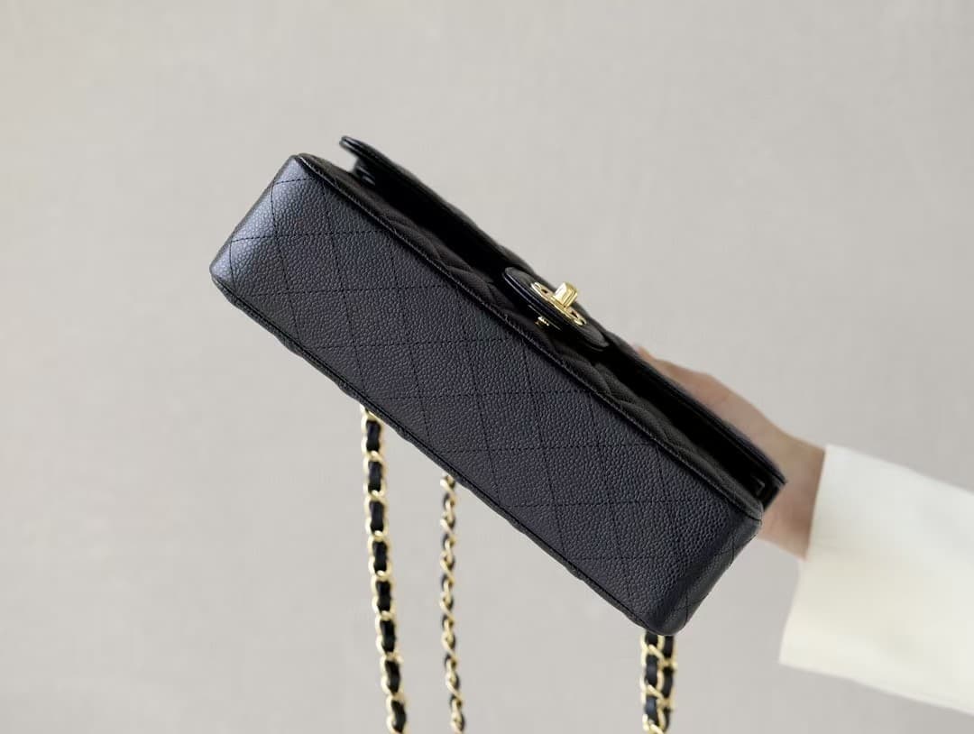 Chanel Medium CLASSIC HANDBAG Grained Calfskin Black Gold Metal TOP