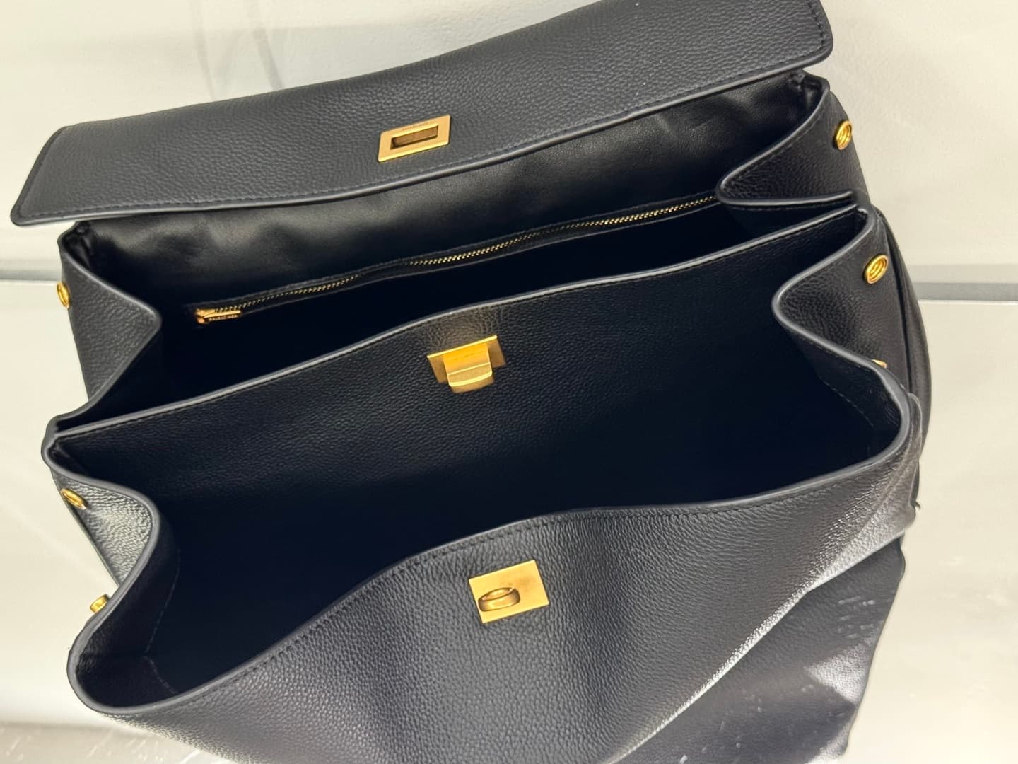 Balenciaga Rodeo Medium Bag in Black Leather With Gold-Tone Metal TOP
