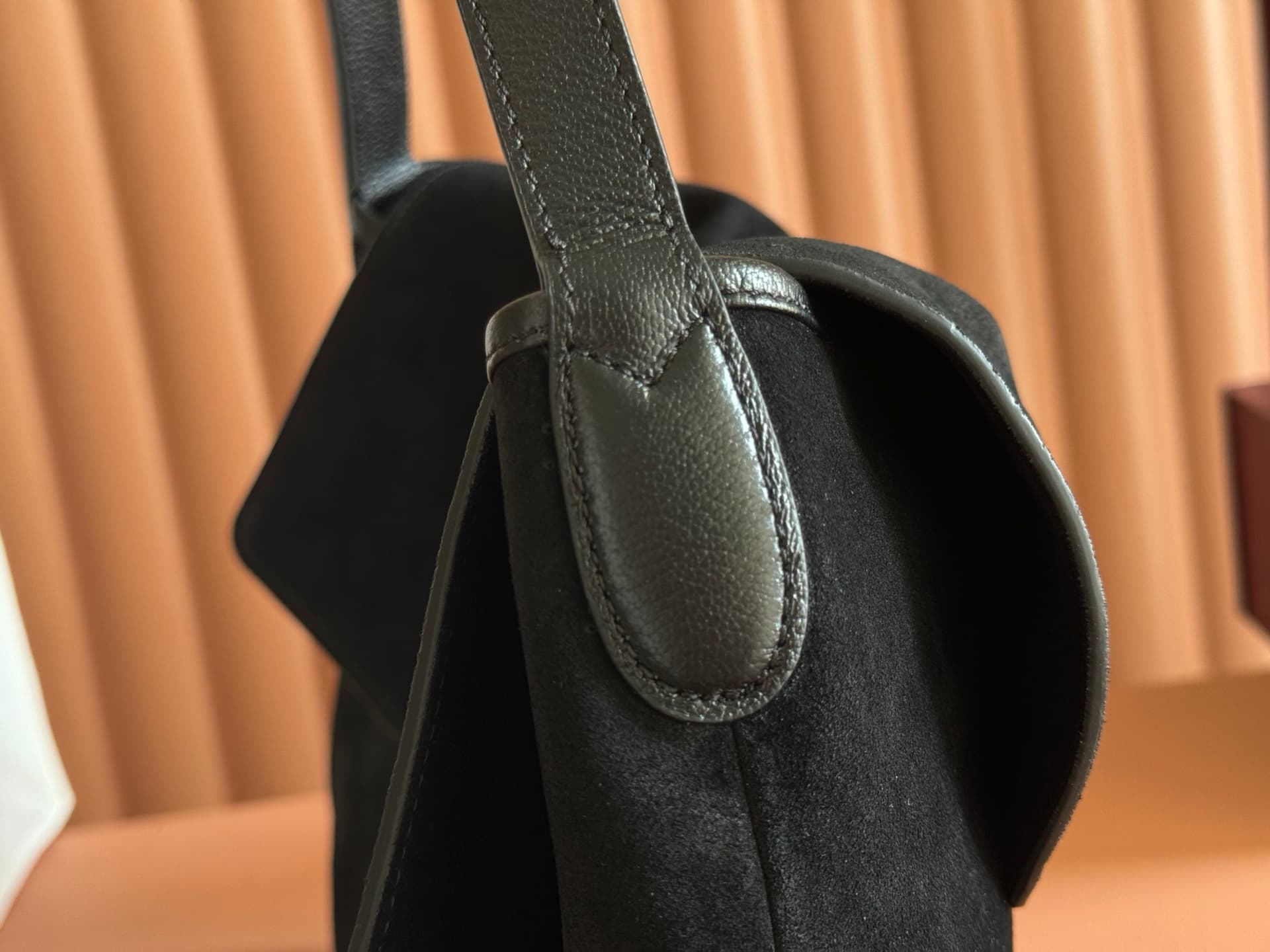 Gucci Jackie Flap large crossbody bag Black dark brown soft suede A005ZI High