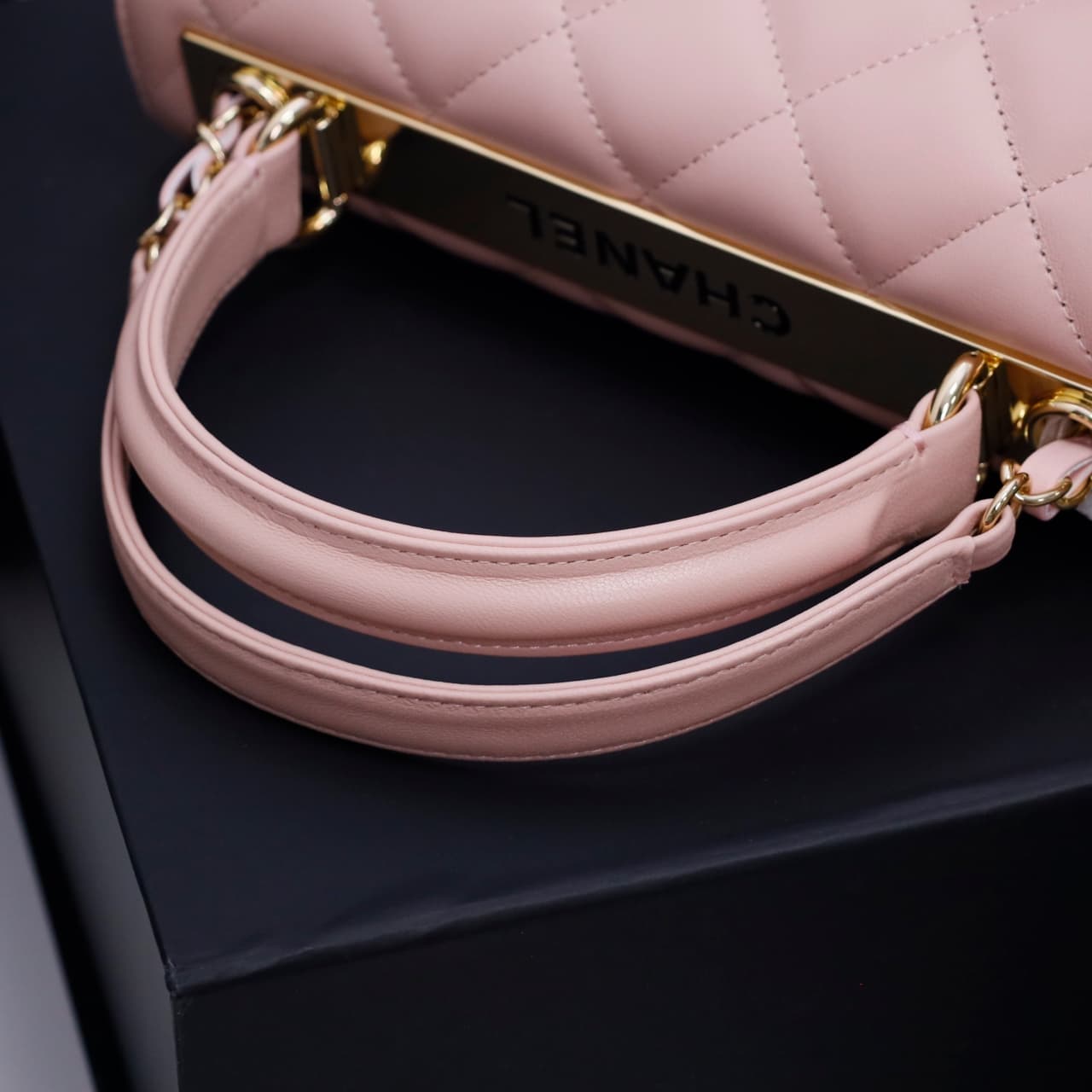 SMALL FLAP BAG WITH TOP HANDLE Lambskin Gold Metal Pink A