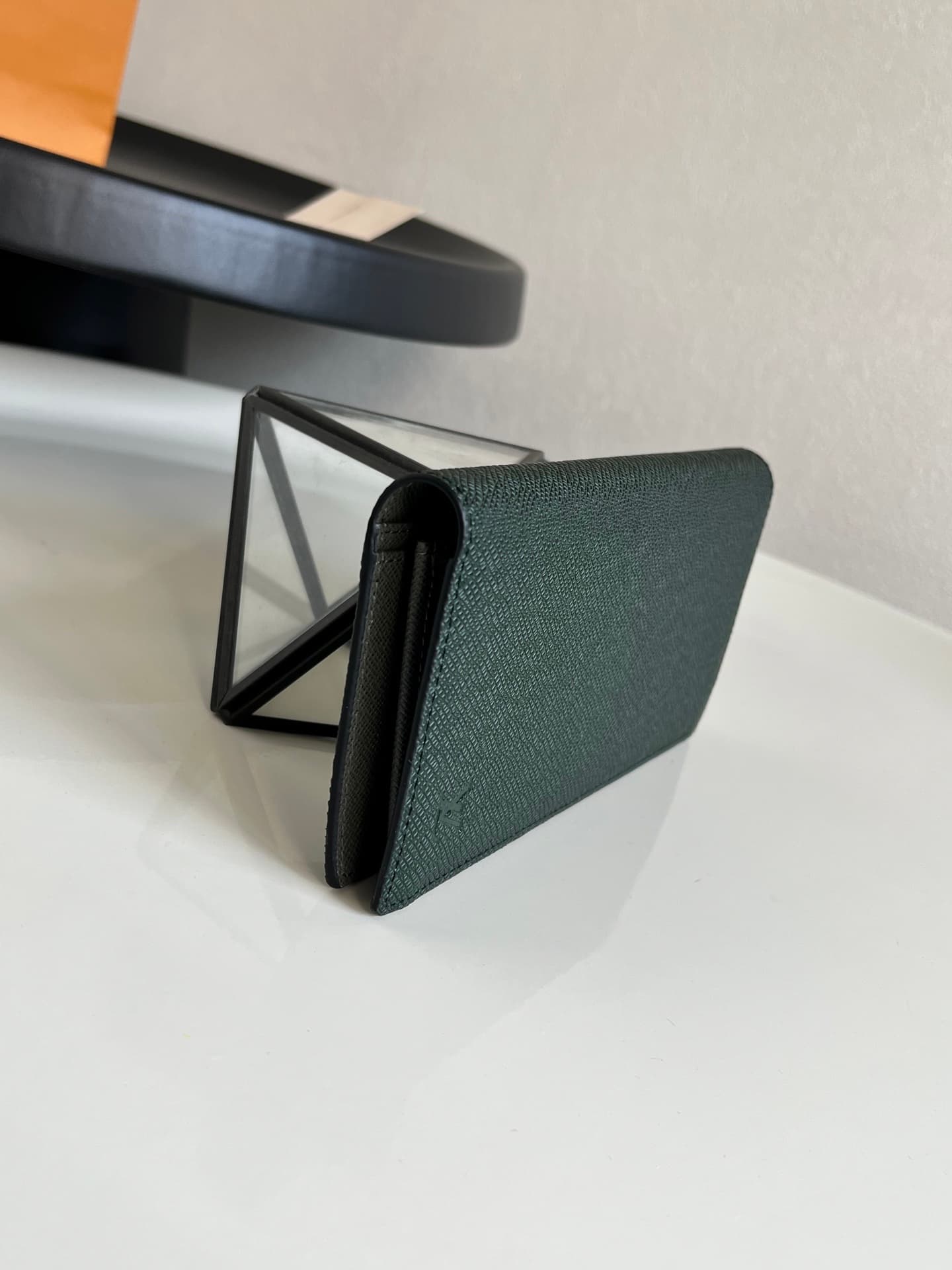 Louis Vuitton Taiga leather Brazza wallet M81554 High
