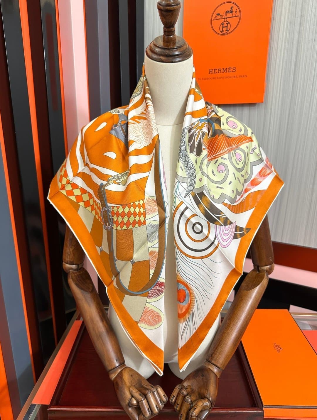 Hermès Cheval Masque Shawl Scarf