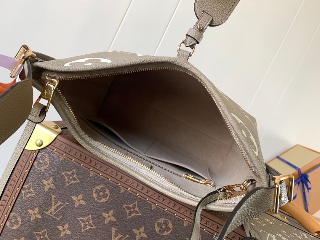 Louis Vuitton CarryAll PM Embossed supple grained cowhide leather M47180 Tourterelle Gray High