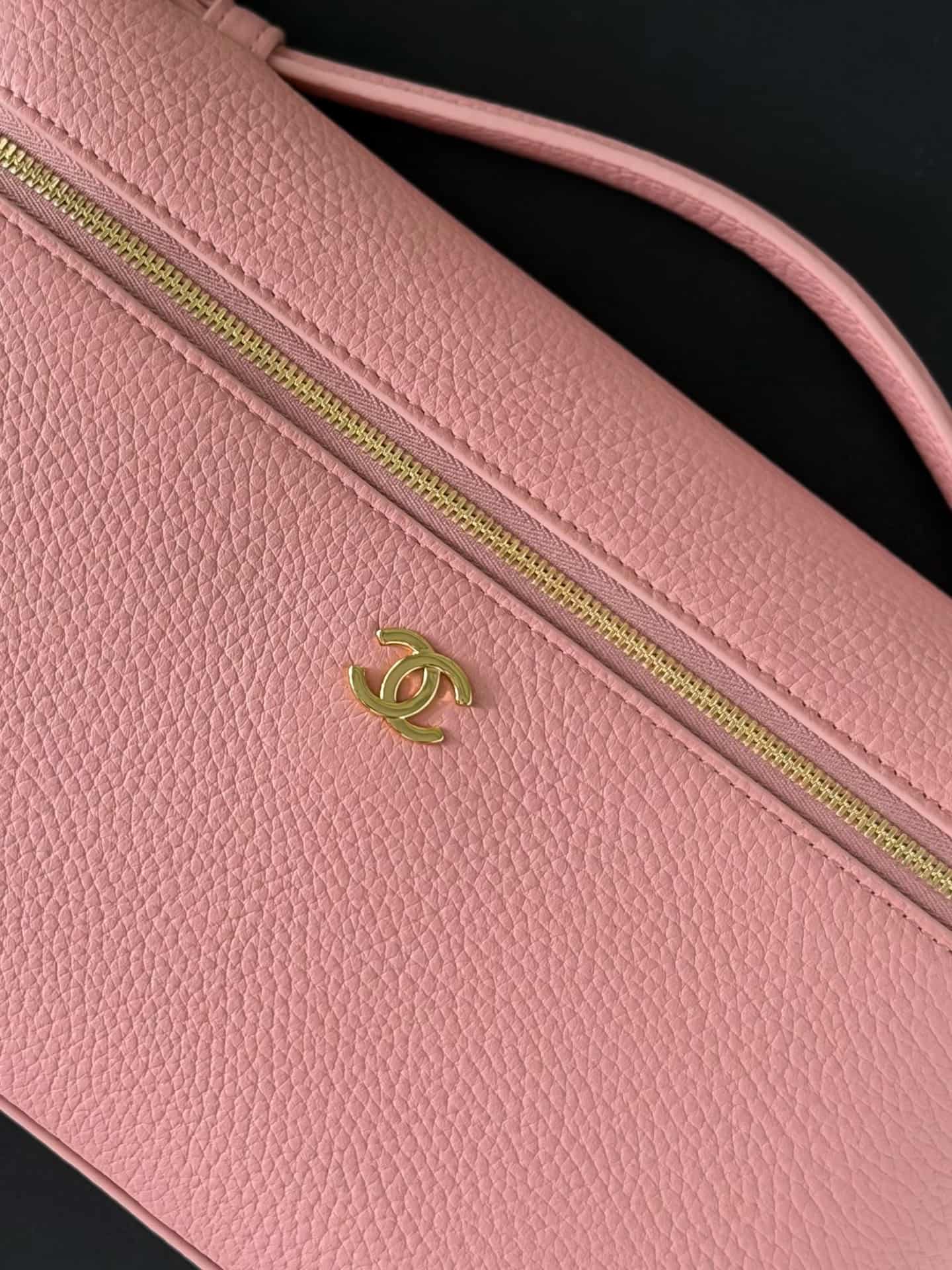 Chanel Large Vanity with chain Grained Calfskin & Gold-Tone Metal Pink AS5348 A