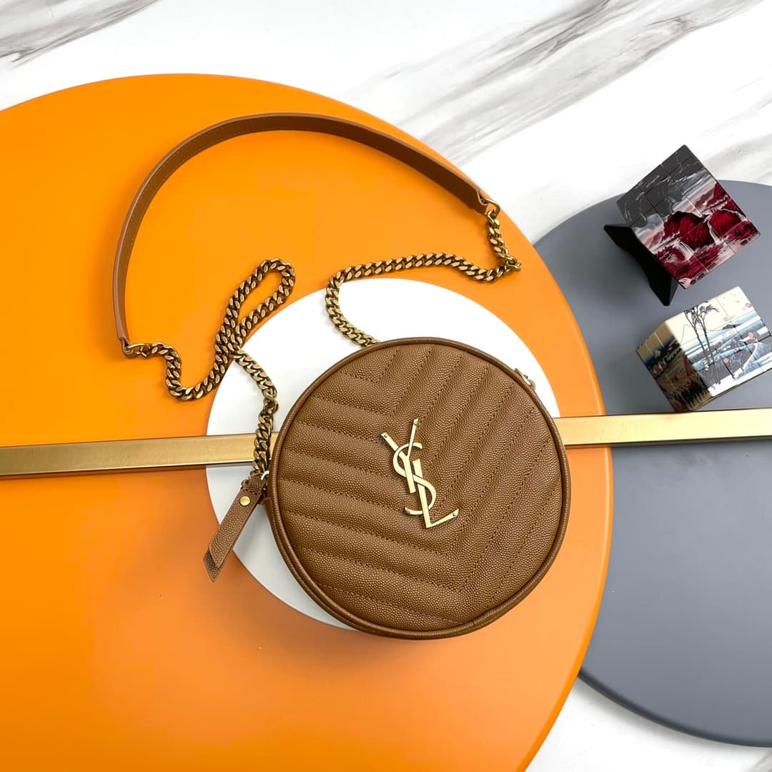 VINYLE ROUND CAMERA BAG IN CHEVRON-QUILTED GRAIN DE POUDRE EMBOSSED LEATHER High