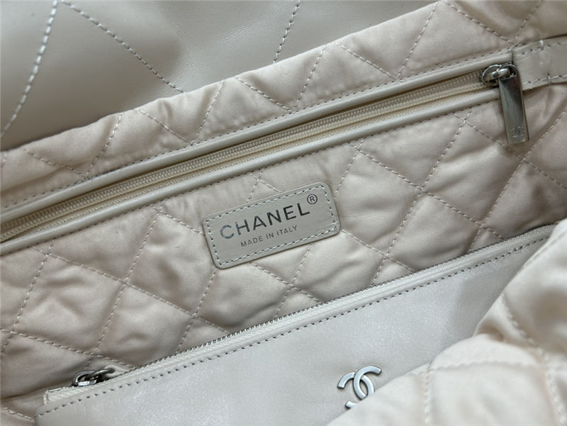 Chanel 22 SMALL HANDBAG Shiny Calfskin & Silver-Tone Metal AS3260 Nude High