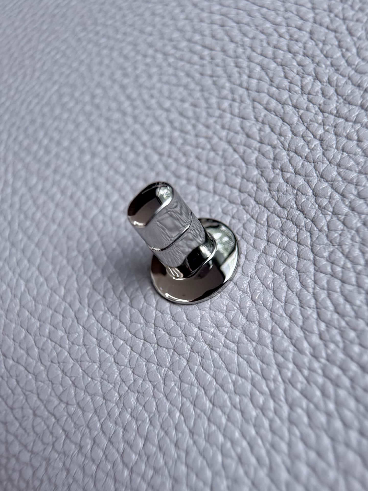 Chanel Maxi Flapbag Grained Calfskin & Silver-Tone Metal Light Grey AS6231 A