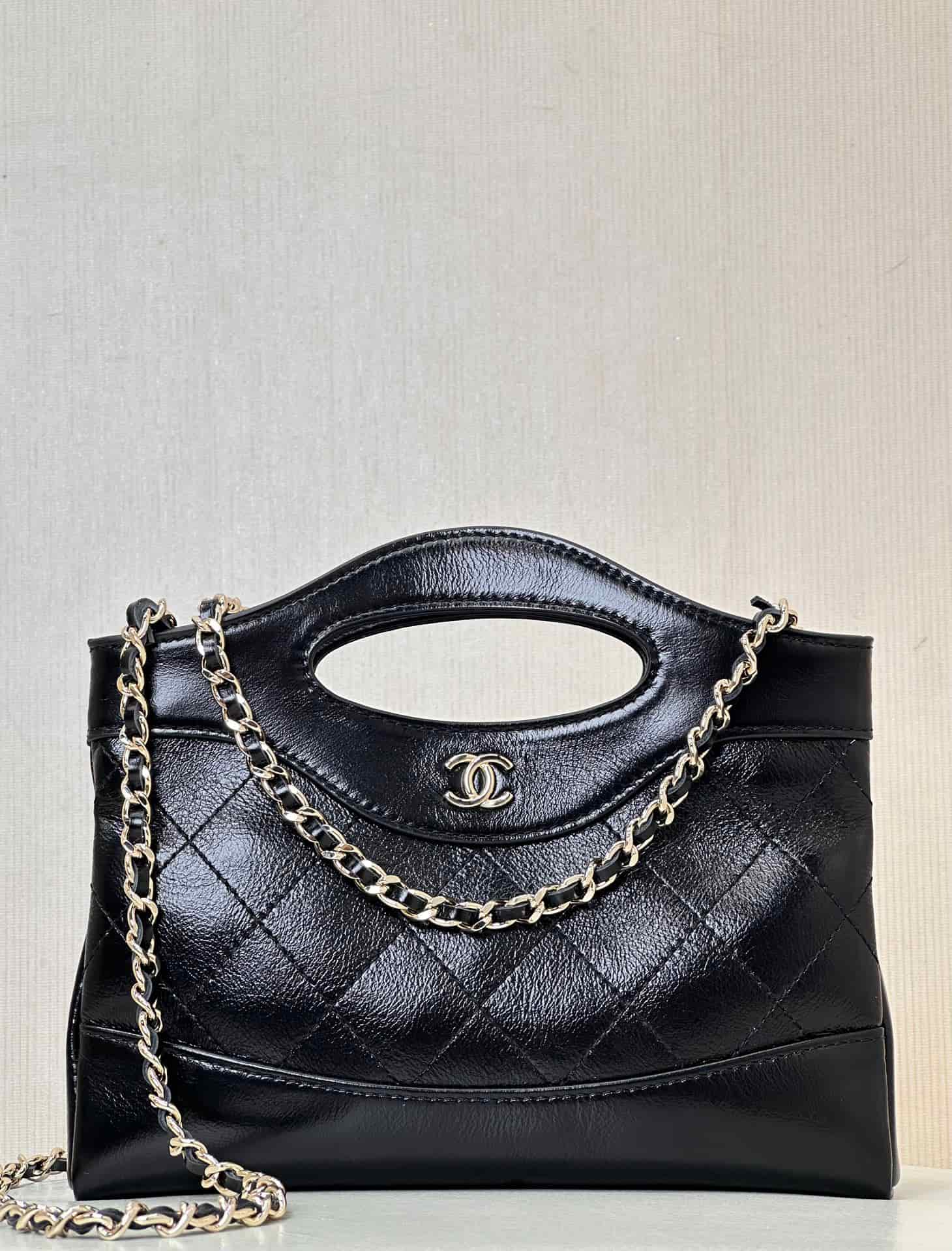 Chanel Clutch with chain Lambskin & Gold-Tone Metal AP3656 Black TOP