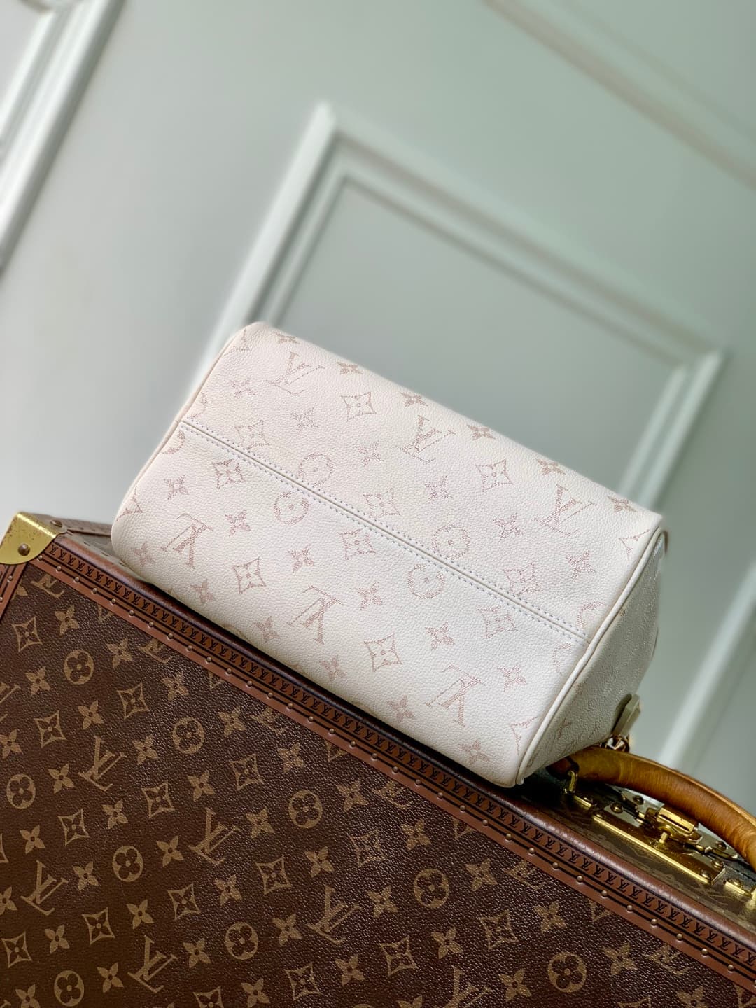 Louis Vuitton Speedy Bandoulière 25 Monogram leather M26690 White High