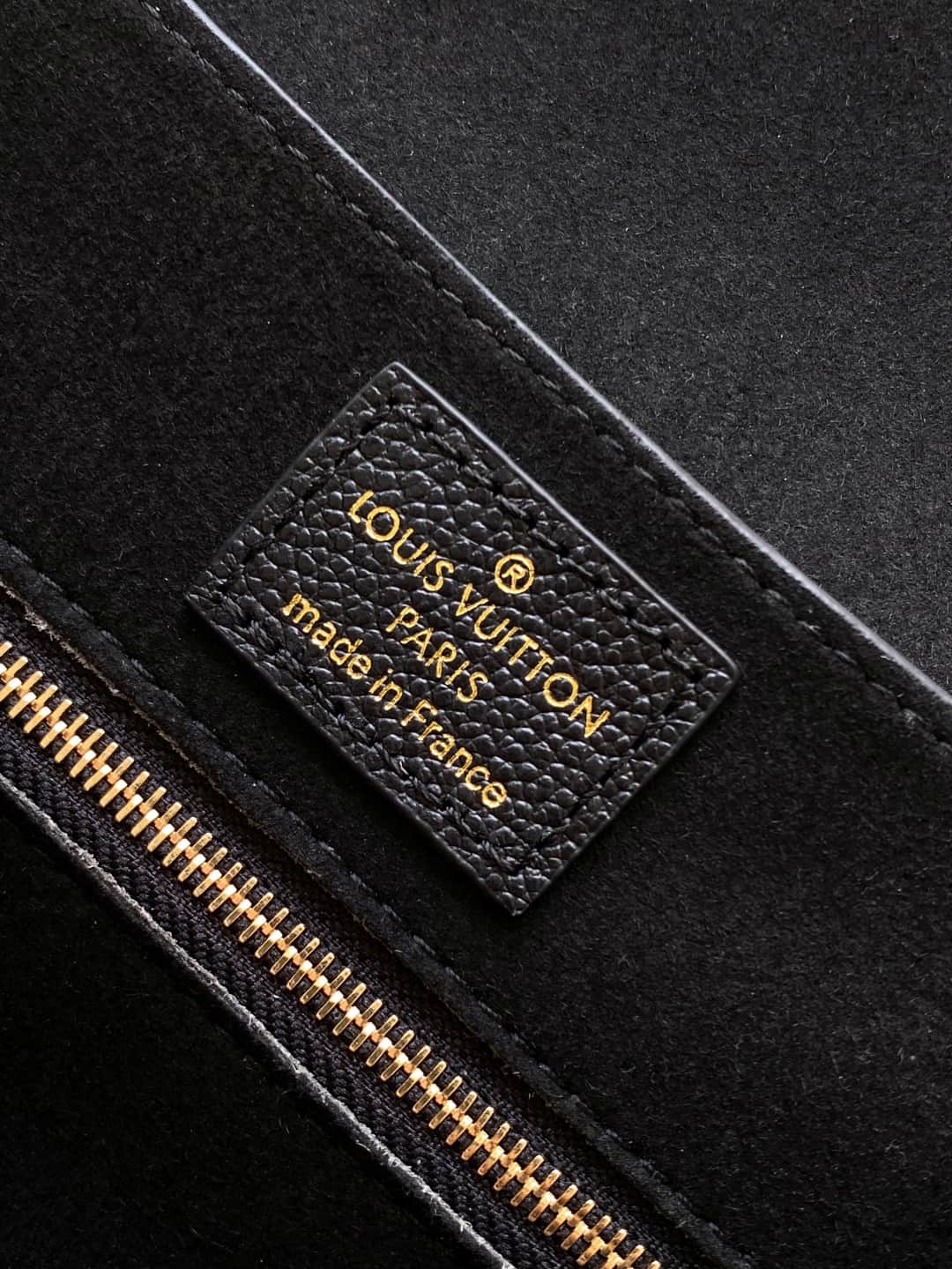 Louis Vuitton Low Key Messenger Black Calfskin leather M13148 High