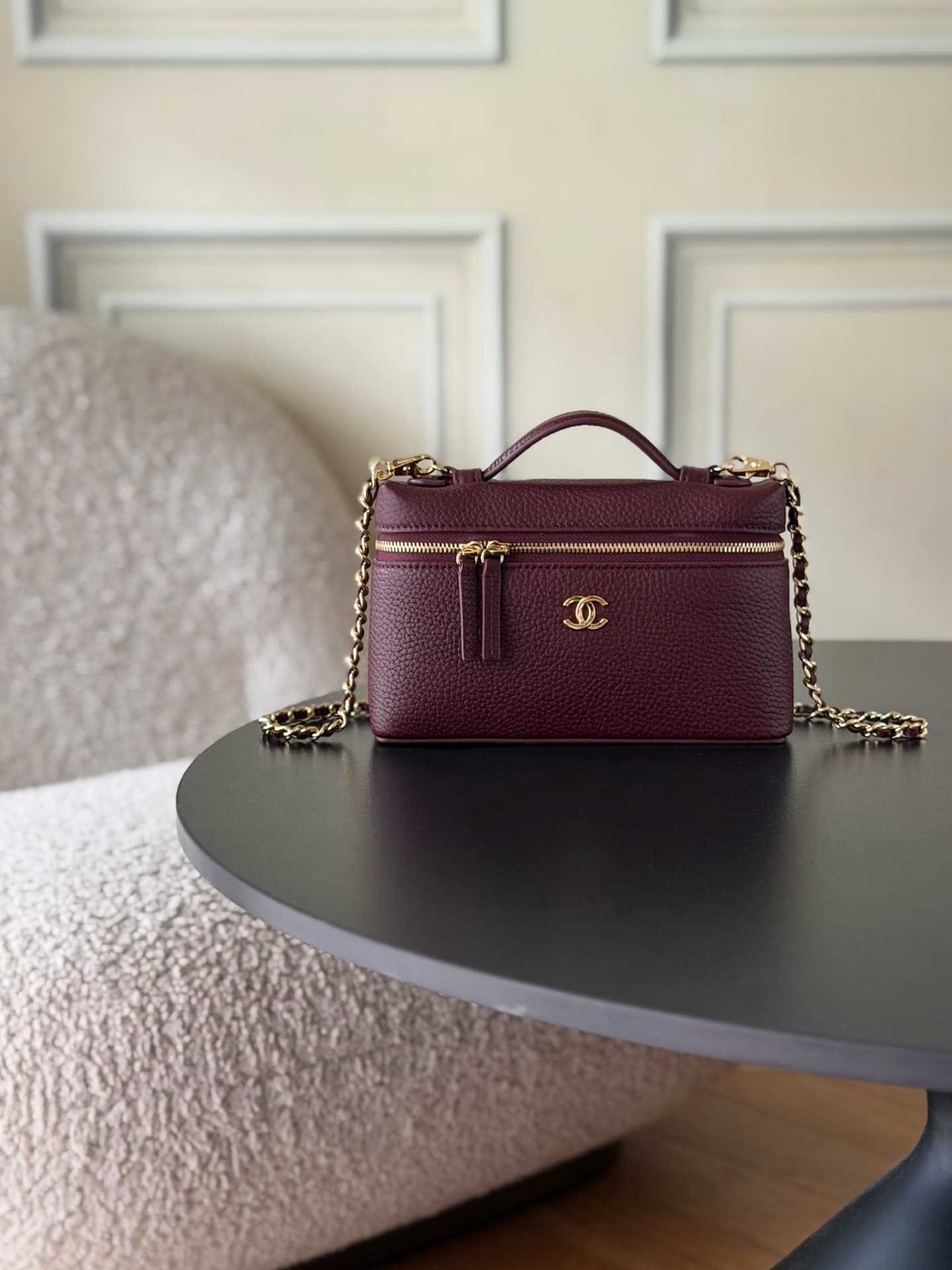 Chanel Small Vanity with chain Grained Calfskin & Gold-Tone Metal Burgundy AS5346 A