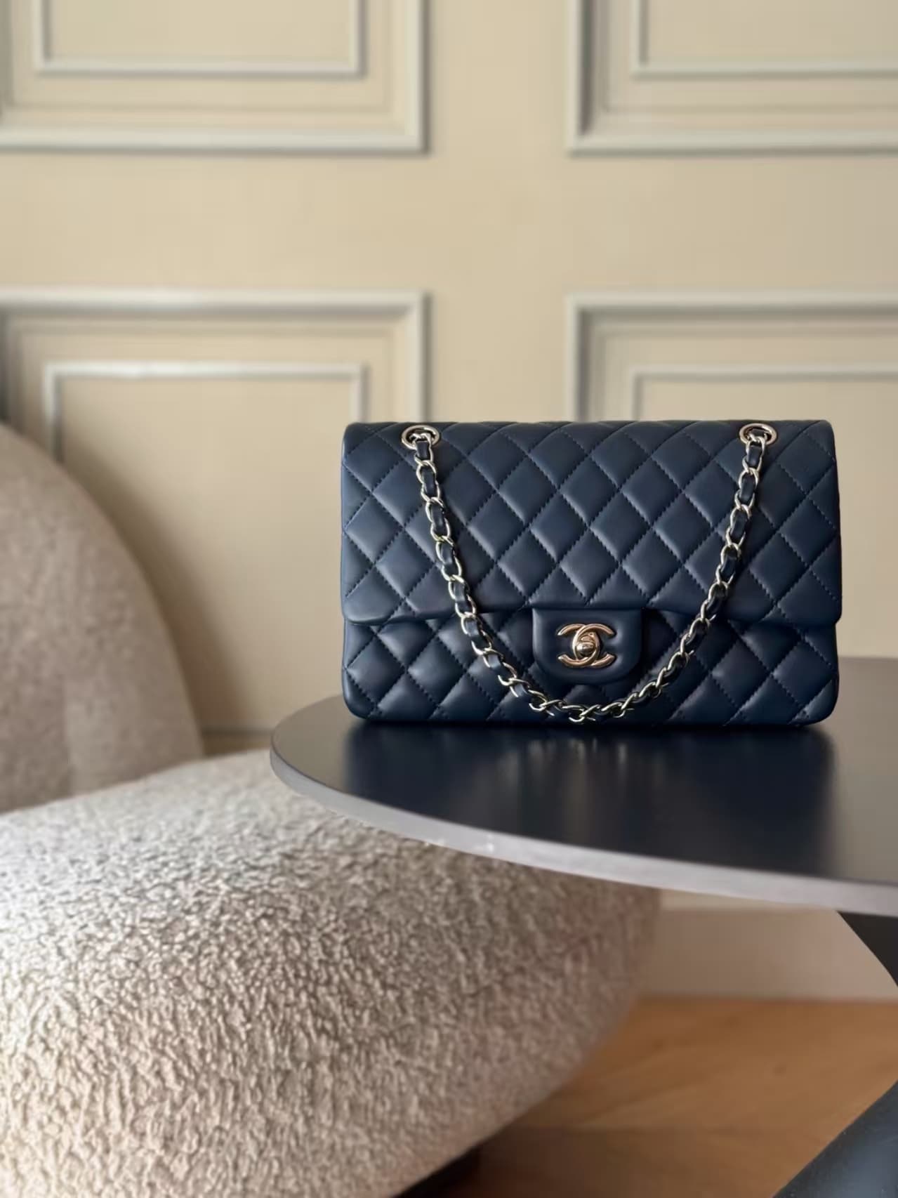 Chanel Medium CLASSIC HANDBAG Lambskin Dark Blue Gold Metal TOP