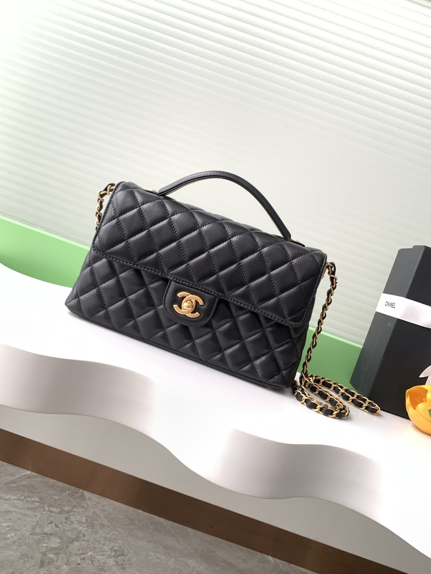 FLAP BAG WITH TOP HANDLE Lambskin Gold-Metal AS5356 Black A