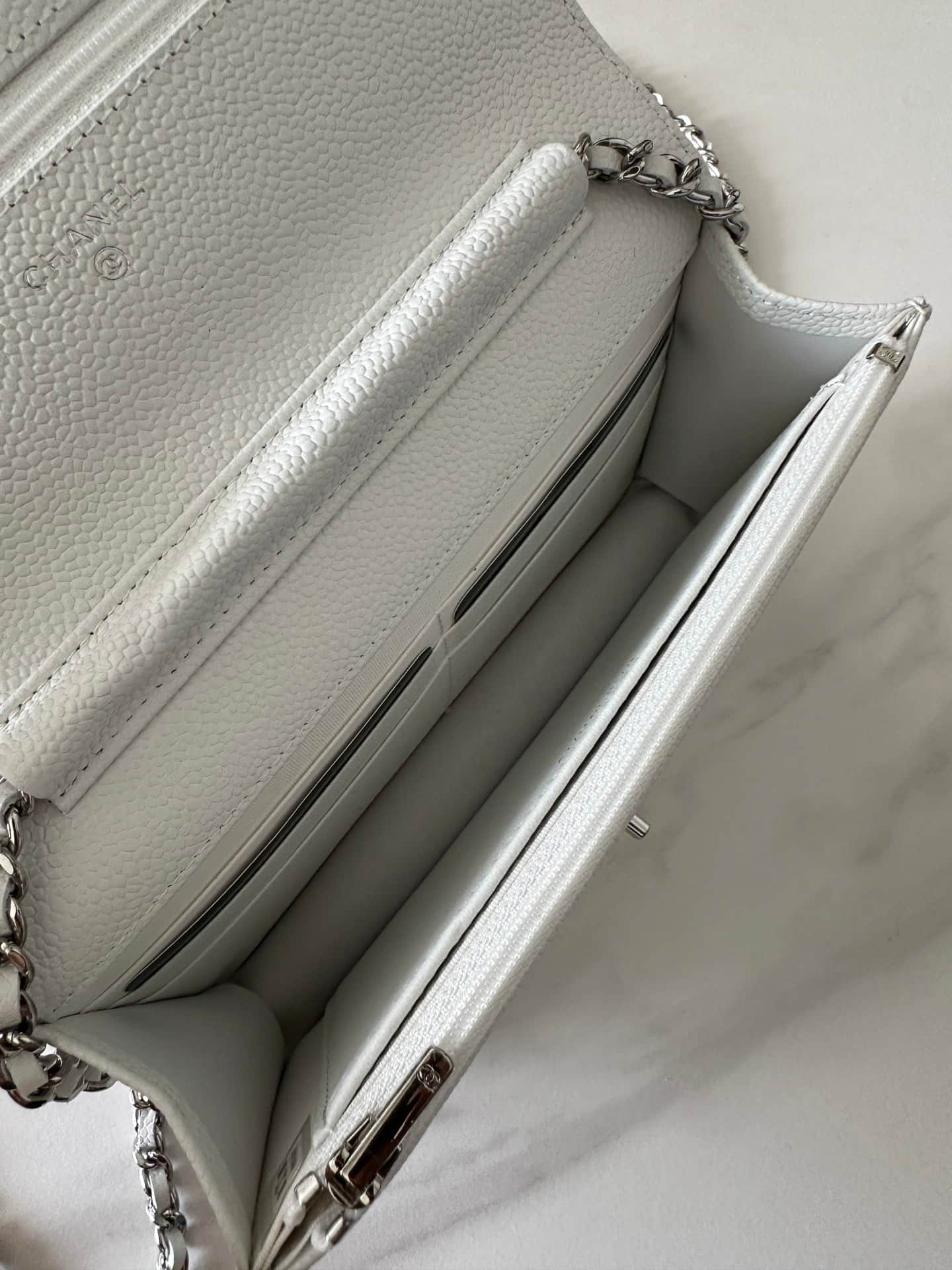 Chanel Classic Wallet on Chain Grained Shiny Calfskin & Silver-Tone Metal AP4241 White High
