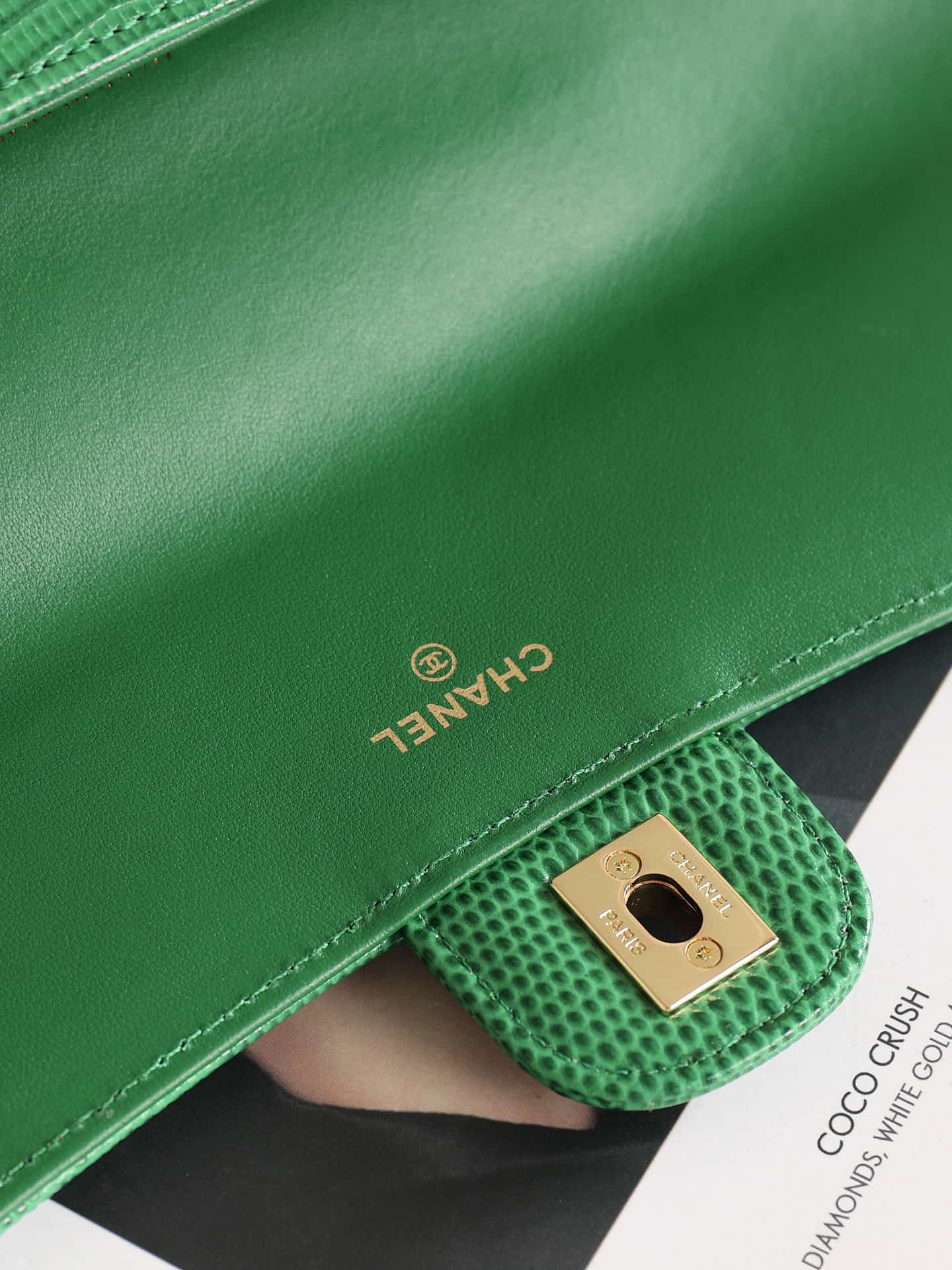 Chanel Clutch with chain Lizard Embossed Calfskin & Gold-Tone Metal Green AP5280 A