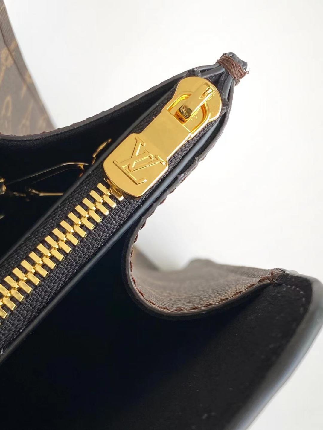 Louis Vuitton Varenne Black Epi leather M11789 High