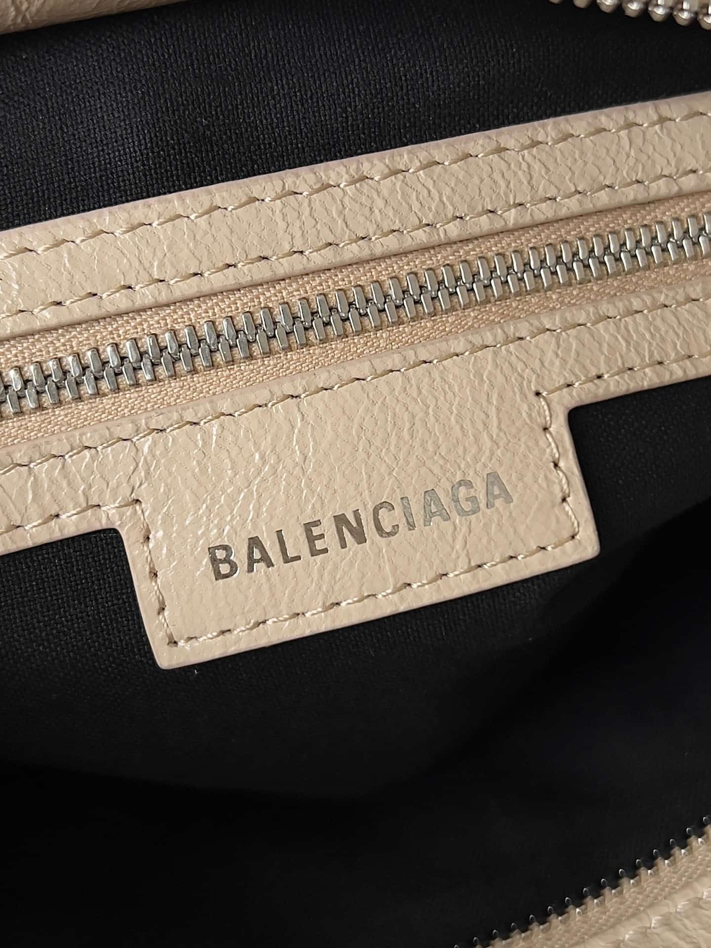 Balenciaga Small Neo Cagole City bag in beige lambskin leather High