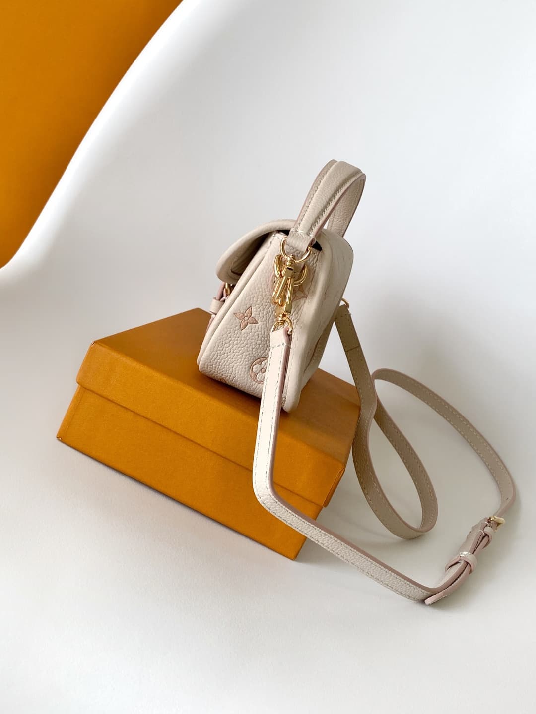Louis Vuitton Nano Diane Embossed grained cowhide leather M13642 Bicolour Eden High