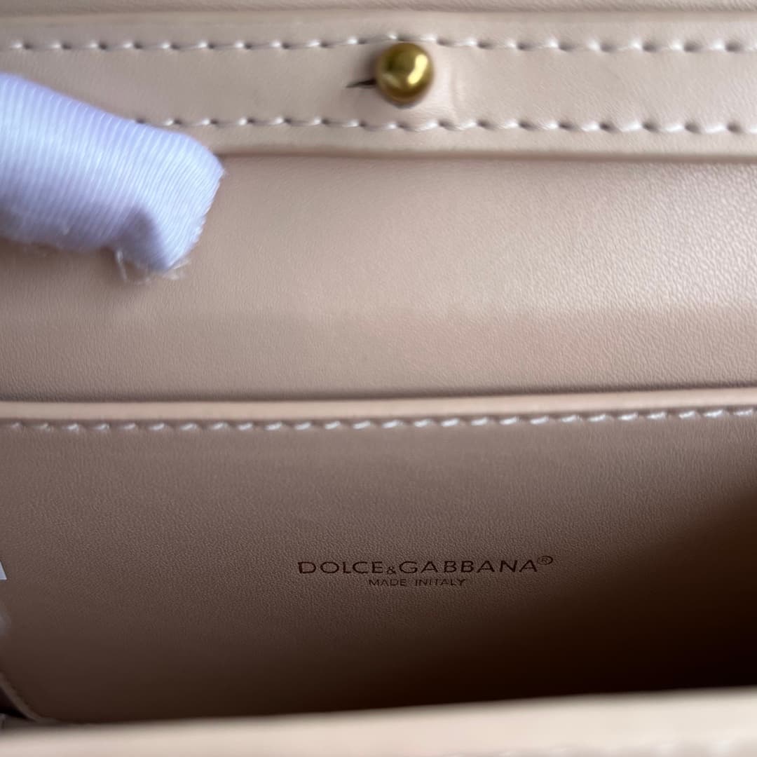 Dolce & Gabbana Small Devotion bag in smooth calfskin in Pale Pink High