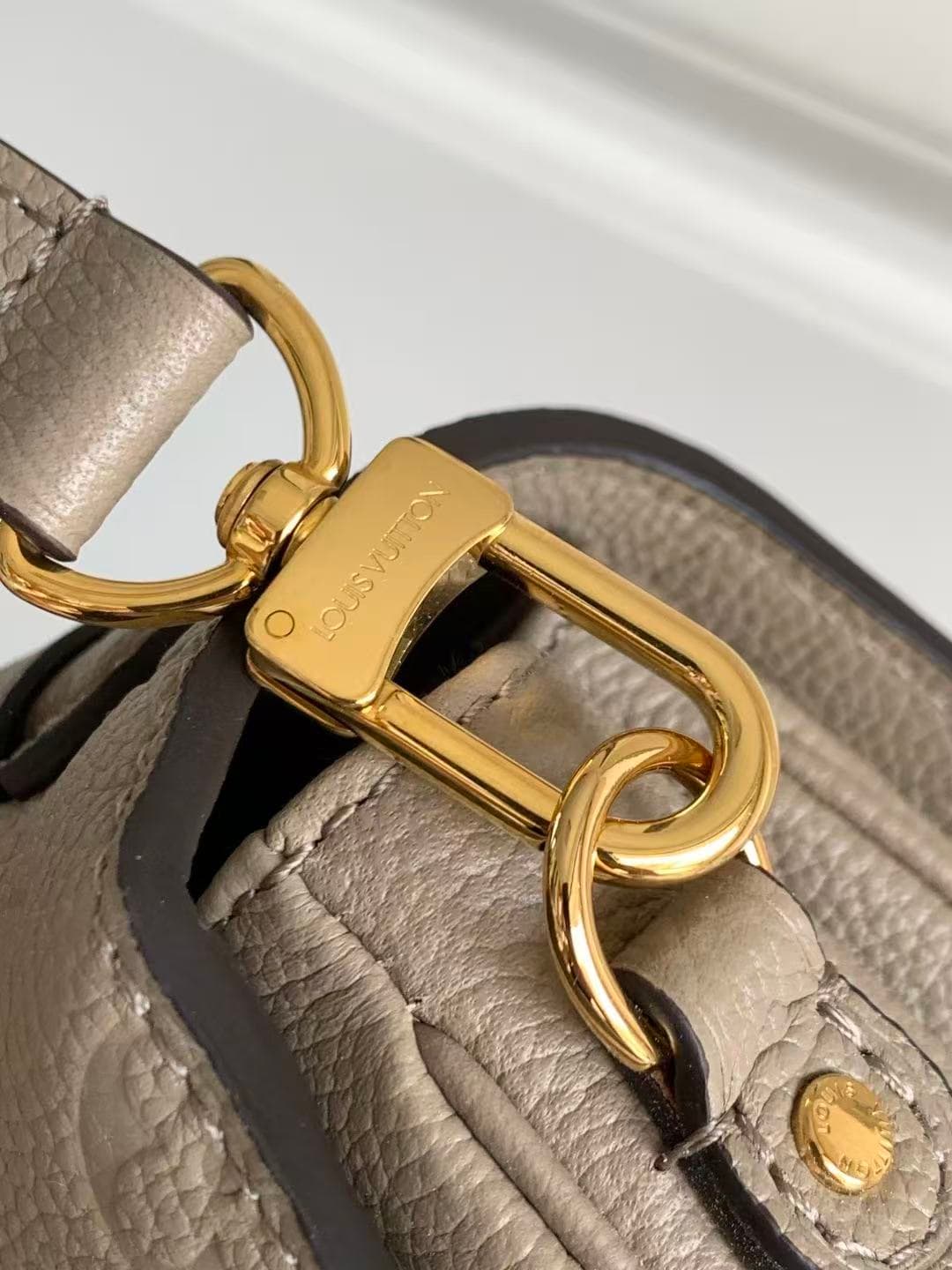 Louis Vuitton Pochette Métis Tourterelle Grey Monogram Empreinte embossed supple grained cowhide leather M44881 TOP