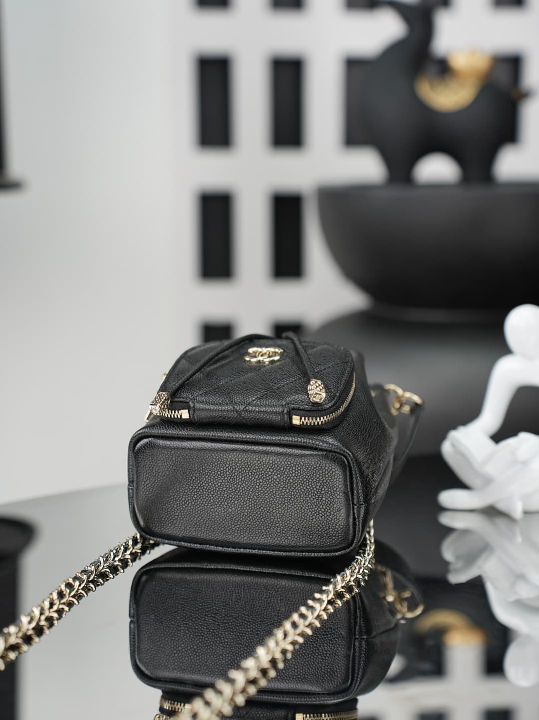 Chanel Business Affinity Bucket Bag Grained Calfskin&Gold-Tone Metal Black AS4775 A
