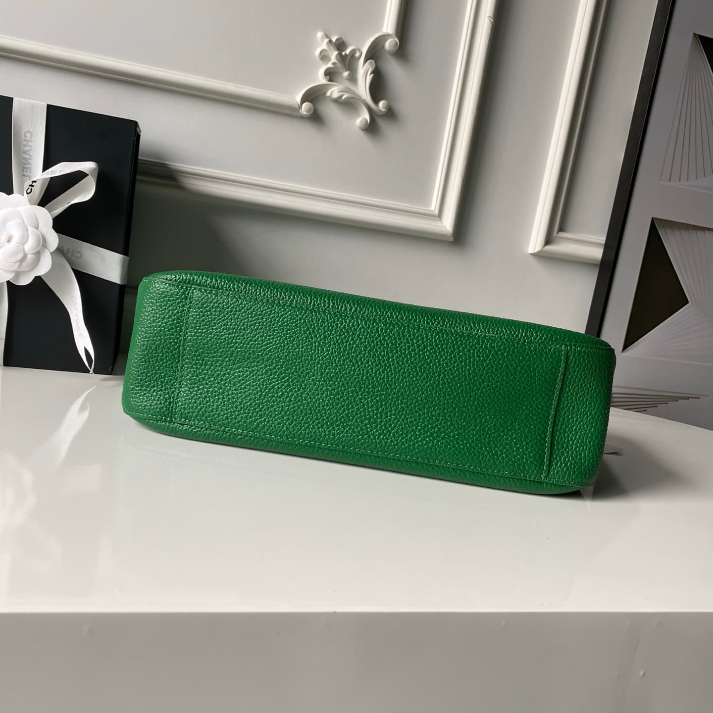 Chanel Maxi Flapbag Grained Calfskin & Gold-Tone Metal Green AS6231 A
