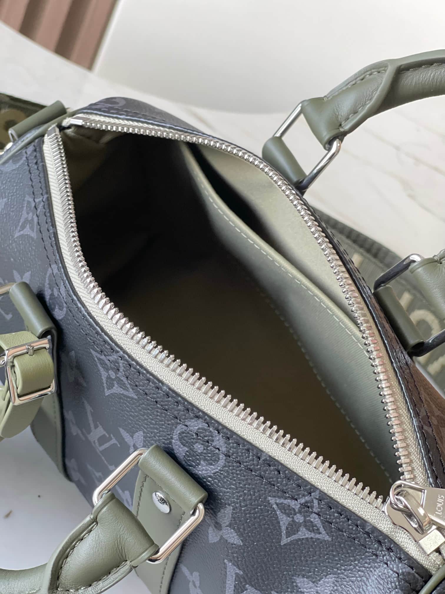 Louis Vuitton Keepall Bandoulière 25 Khaki Green Monogram Eclipse coated canvas M28638 TOP