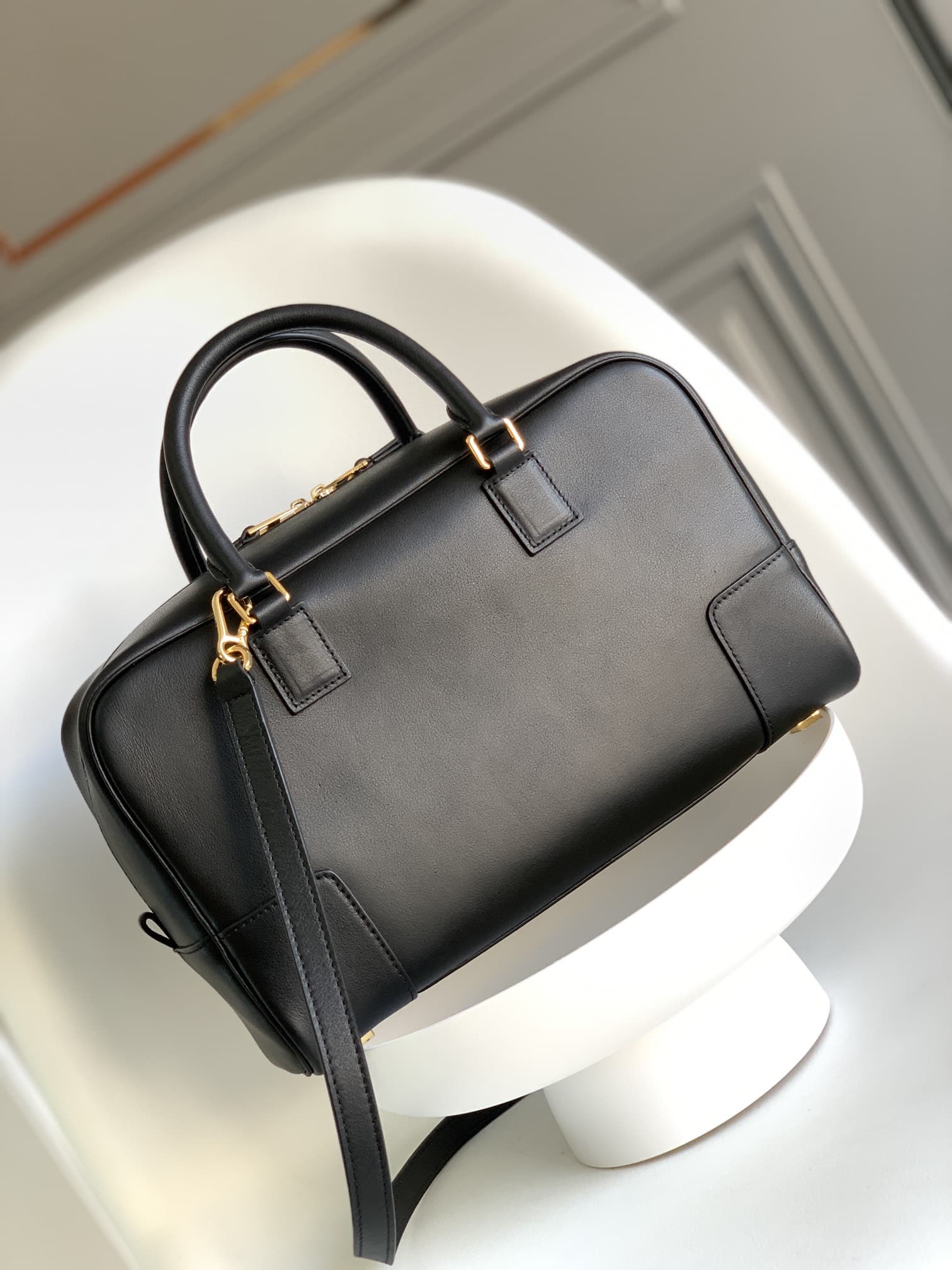Loewe Amazona 28 Bag in nappa calfskin Black High