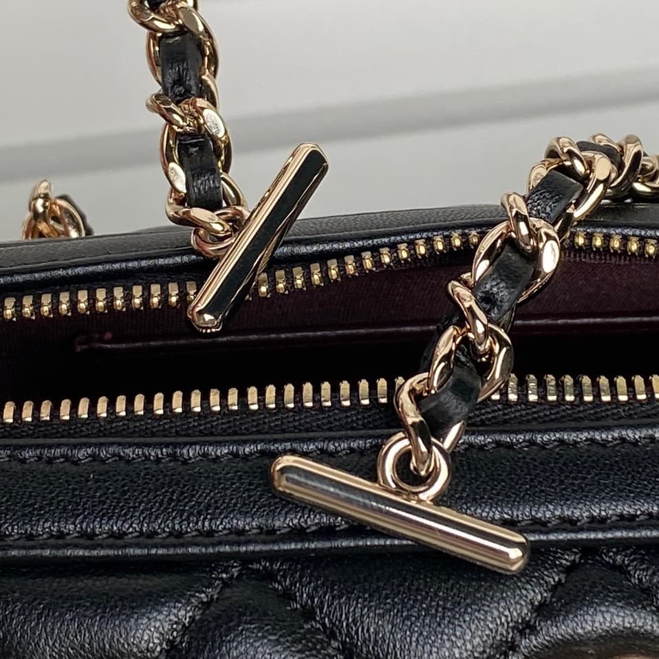 Chanel Classic Clutch with Chain Lambskin & Gold-Tone Metal Black AP4474 High