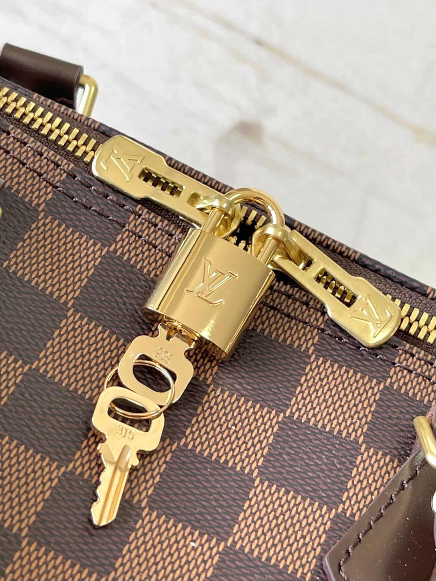 Louis Vuitton Speedy Bandoulière 35 Bag Damier Ebene N41366 High
