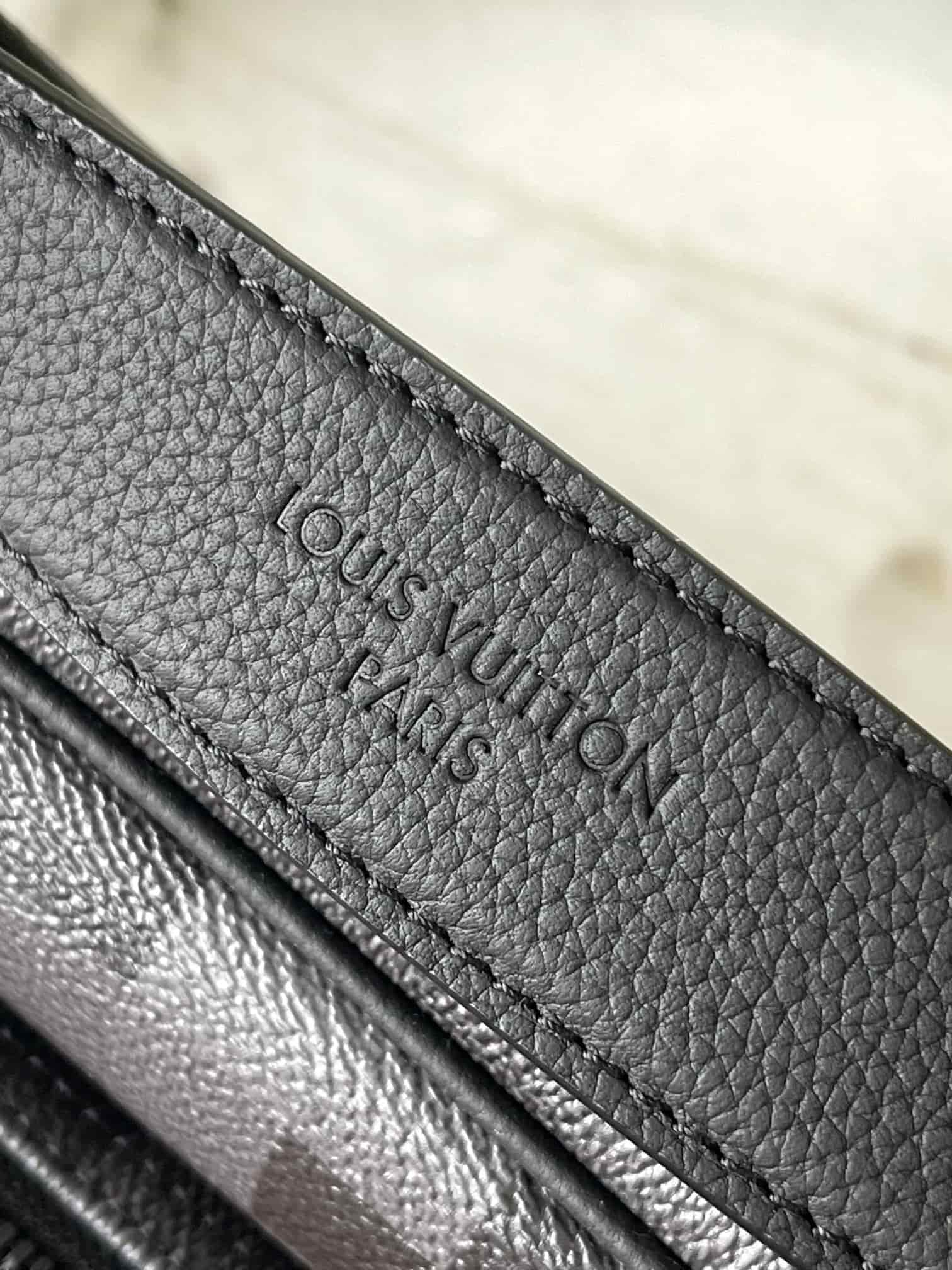 Louis Vuitton Nil Messenger Black Damoflage Black coated canvas M14988 TOP