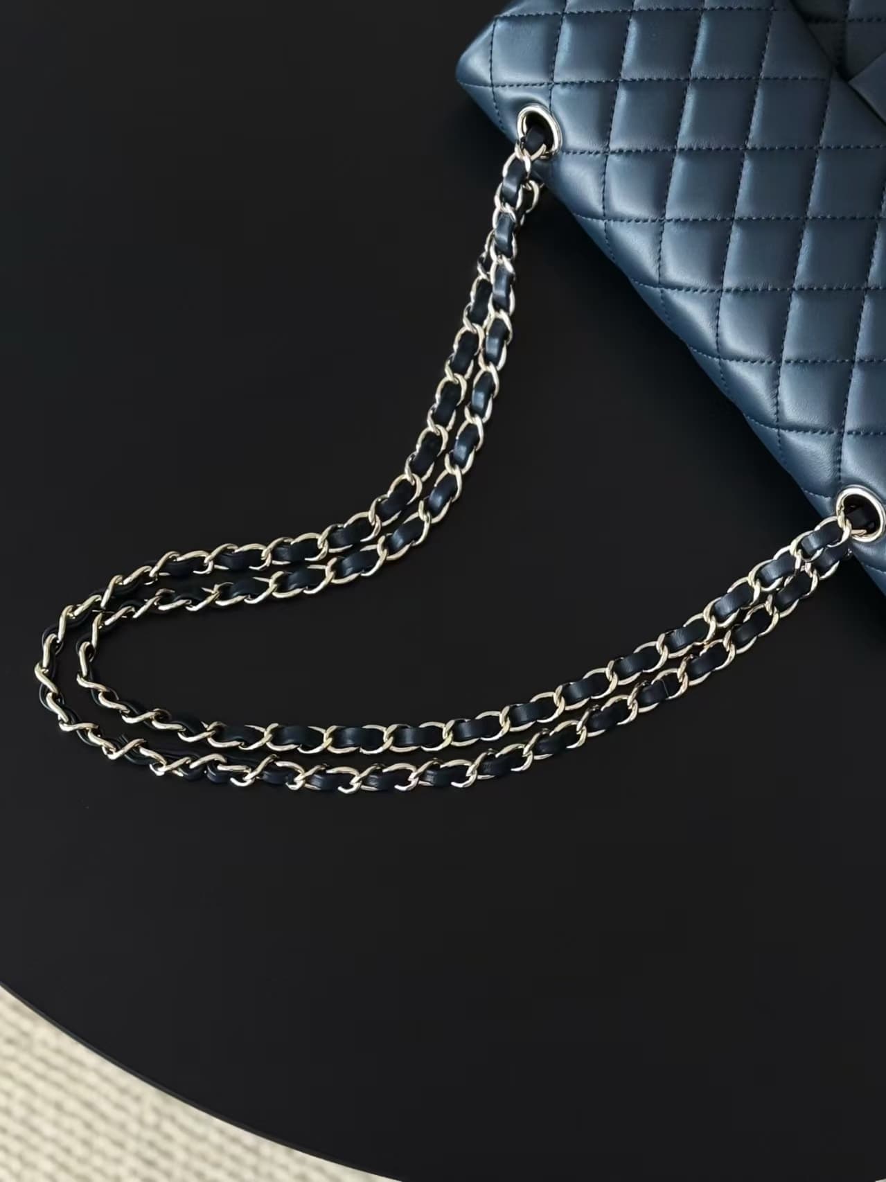 Chanel Medium CLASSIC HANDBAG Lambskin Dark Blue Gold Metal TOP