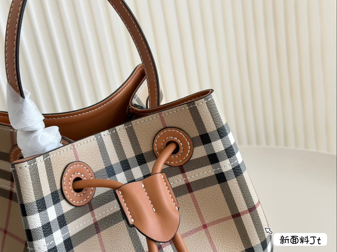 Burberry Mini/Small Bucket Bag Archive beige & briar brown/Archive beige & military