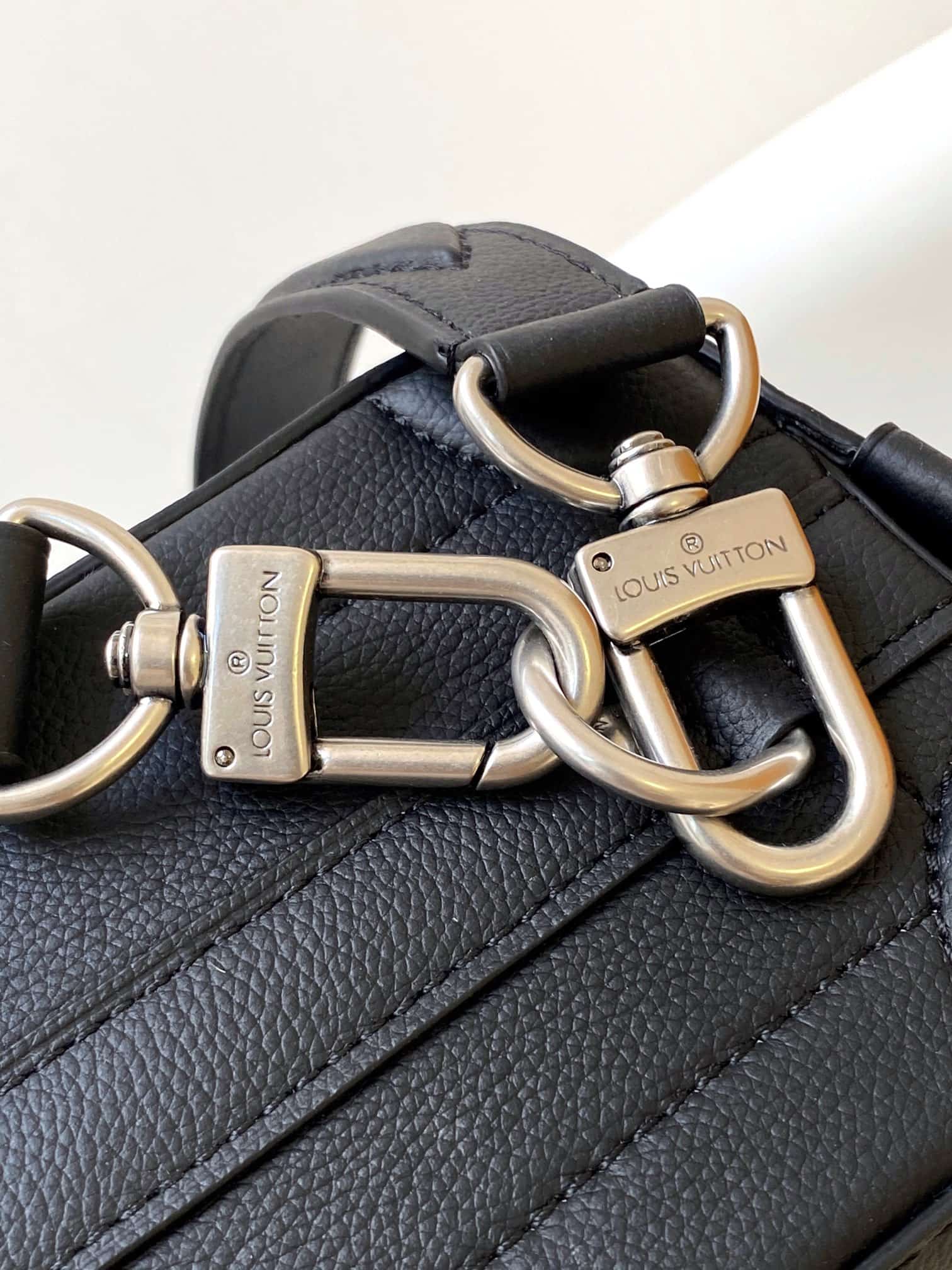 Louis Vuitton Soul Trunk bag black leather M11615 High