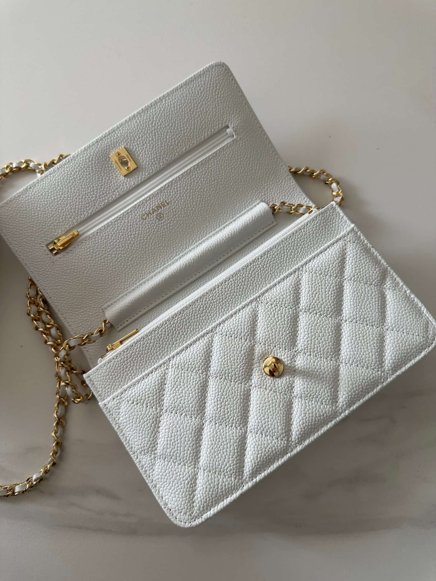Chanel Classic Wallet on Chain Grained Shiny Calfskin & Gold-Tone Metal AP4241 White High