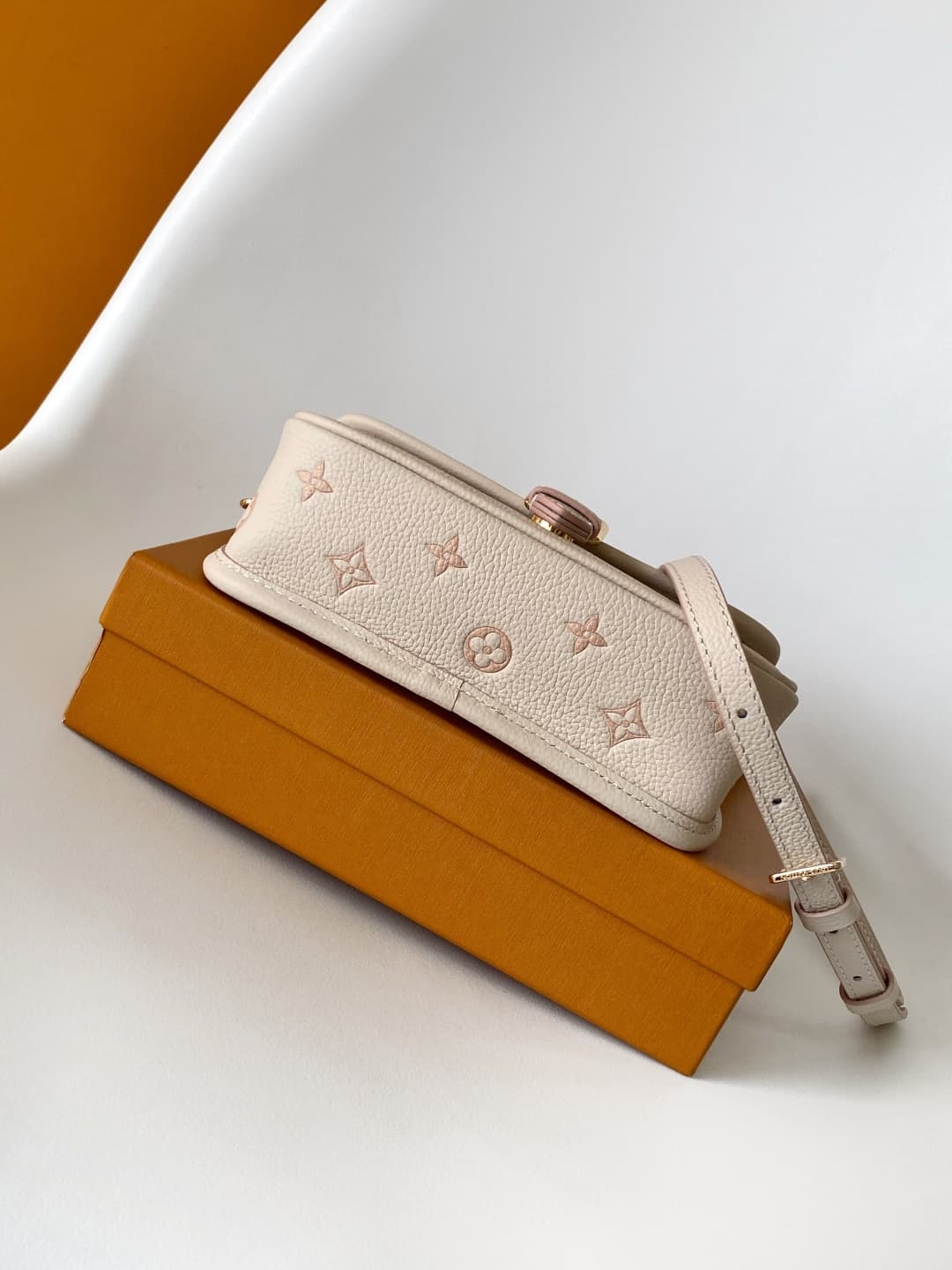 Louis Vuitton Nano Diane Embossed grained cowhide leather M13642 Bicolour Eden High