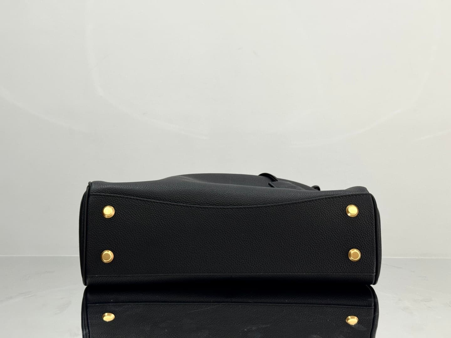 Balenciaga Rodeo Medium Bag in Black Leather With Gold-Tone Metal TOP