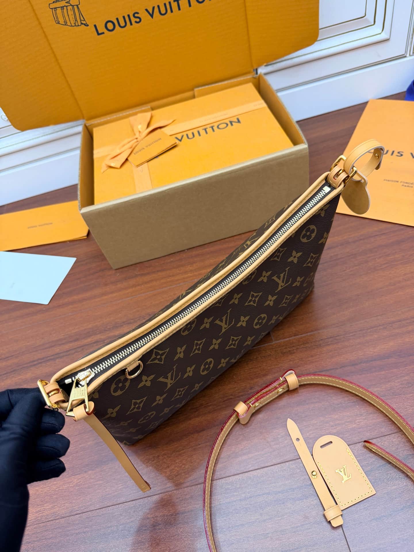 Louis Vuitton CarryAll East West Monogram coated canvas M28101 TOP