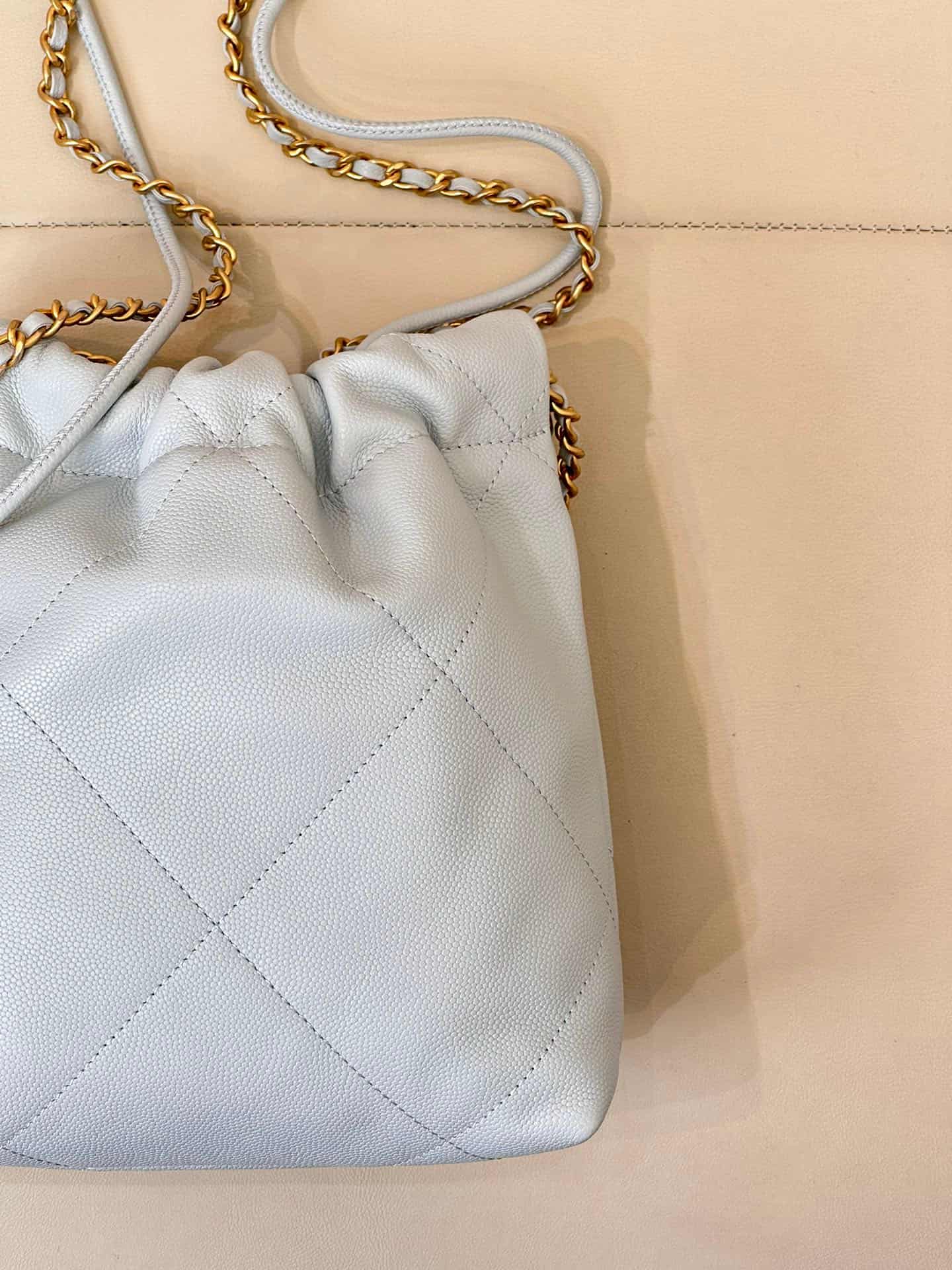 Chanel 22 MINI HANDBAG Shiny Calfskin Light Blue & Gold-Tone Metal AS3980 TOP