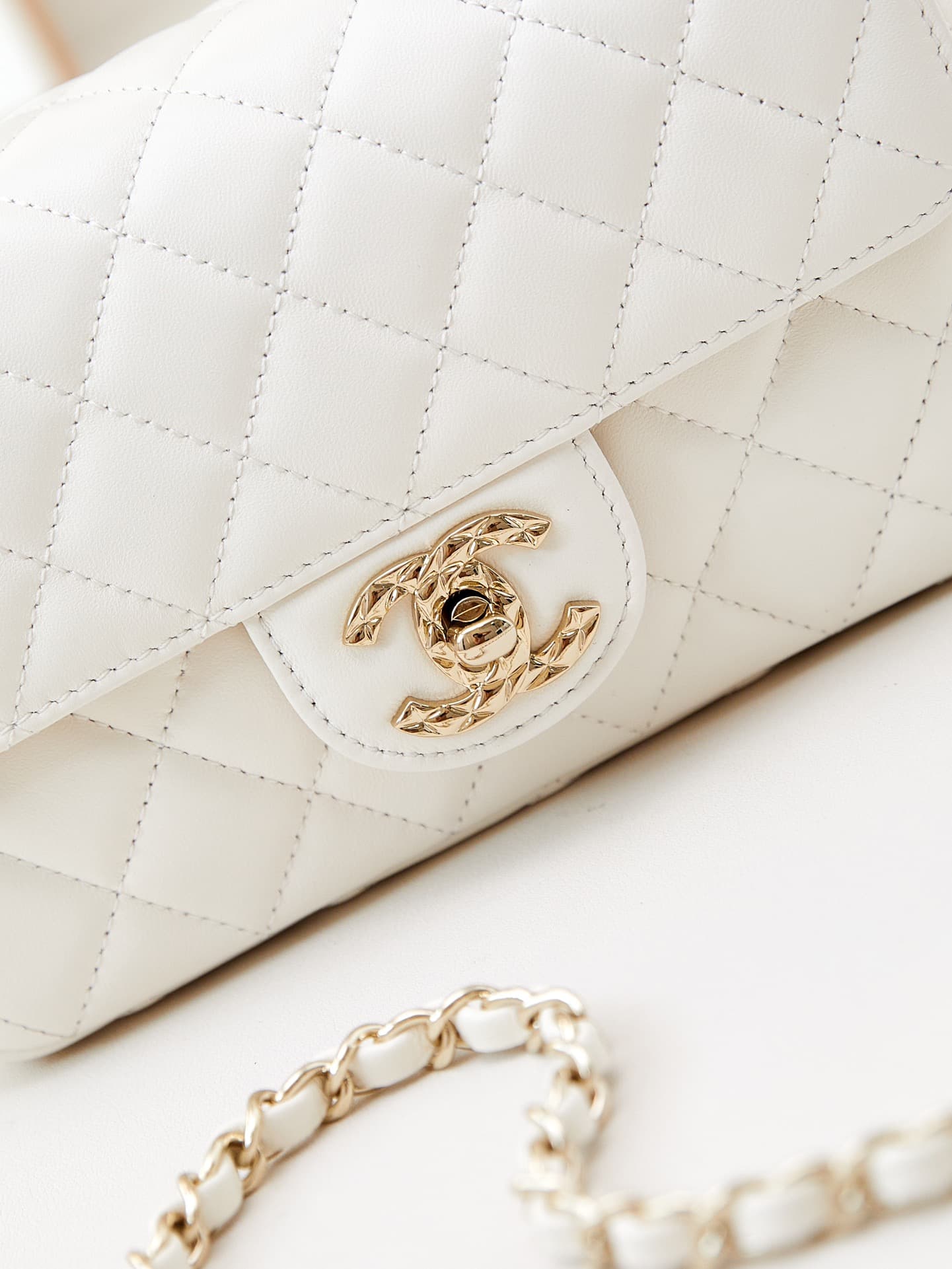 Chanel Mini Flap Bag with Top Handle Lambskin& Gold-Tone Metal Pink AS4924 A
