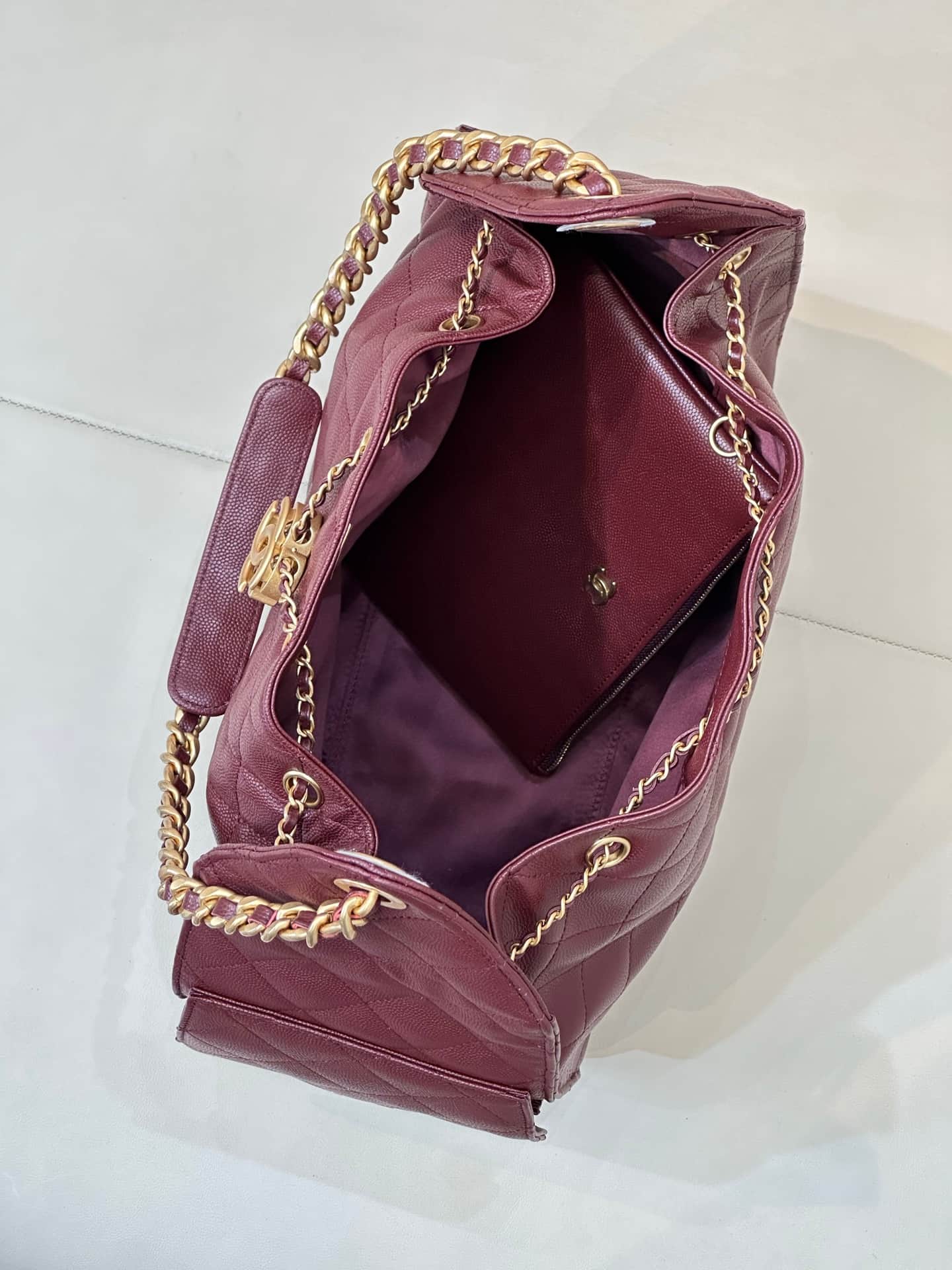 Chanel 25 Medium Hobo handbag AS5311 Grained Calfskin & Gold-tone Metal Burgundy TOP