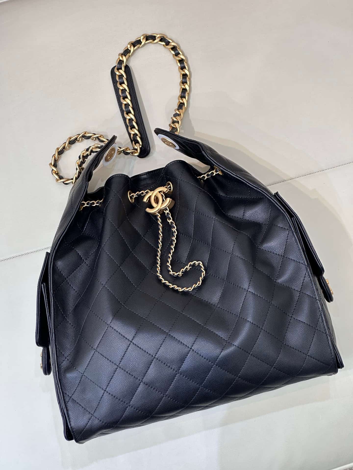 Chanel 25 Medium Hobo handbag AS5311 Grained Calfskin & Gold-tone Metal Black TOP