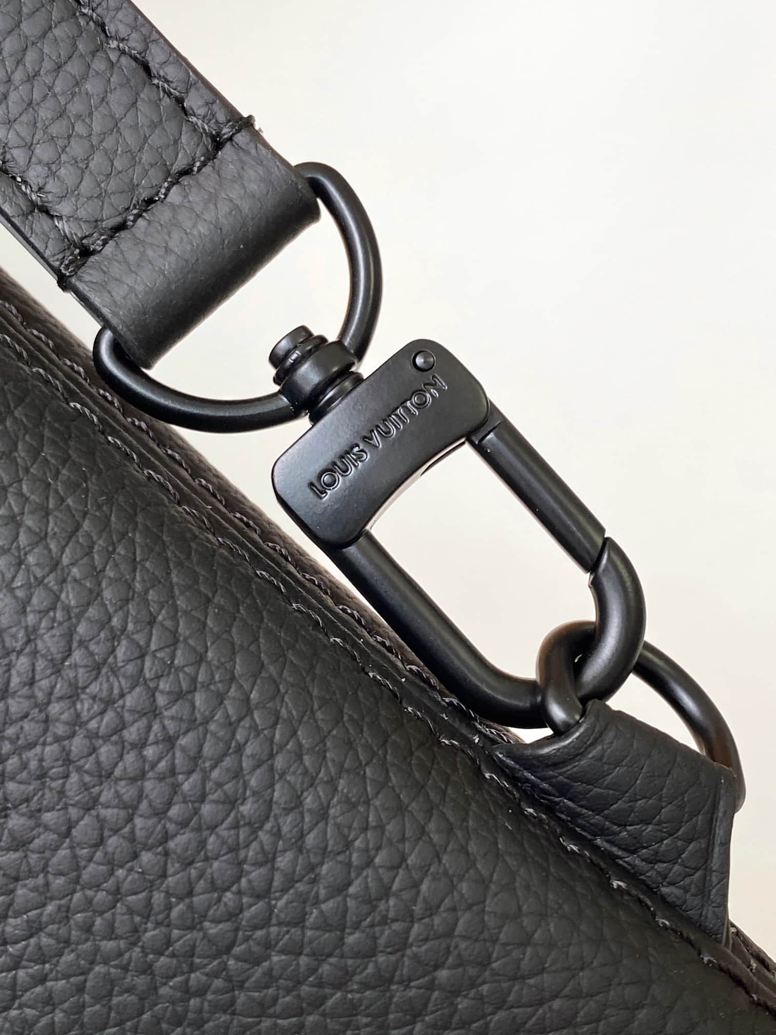 Louis Vuitton Takeoff Pouch Black Waxy calfskin M25955 High