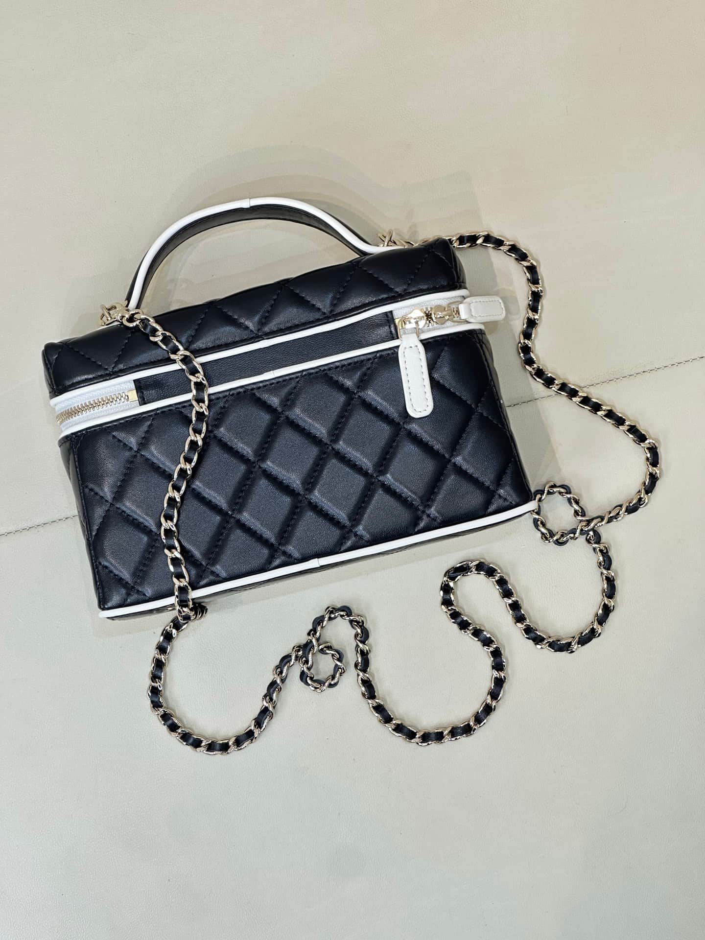 Chanel Vanity with Chain Lambskin & Gold-Tone Metal Black AP5240 TOP