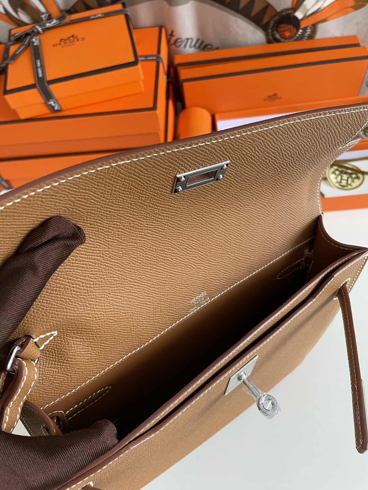 Hermes Kelly Depeches 25 Pouch Epsom Leather Gold WAX High