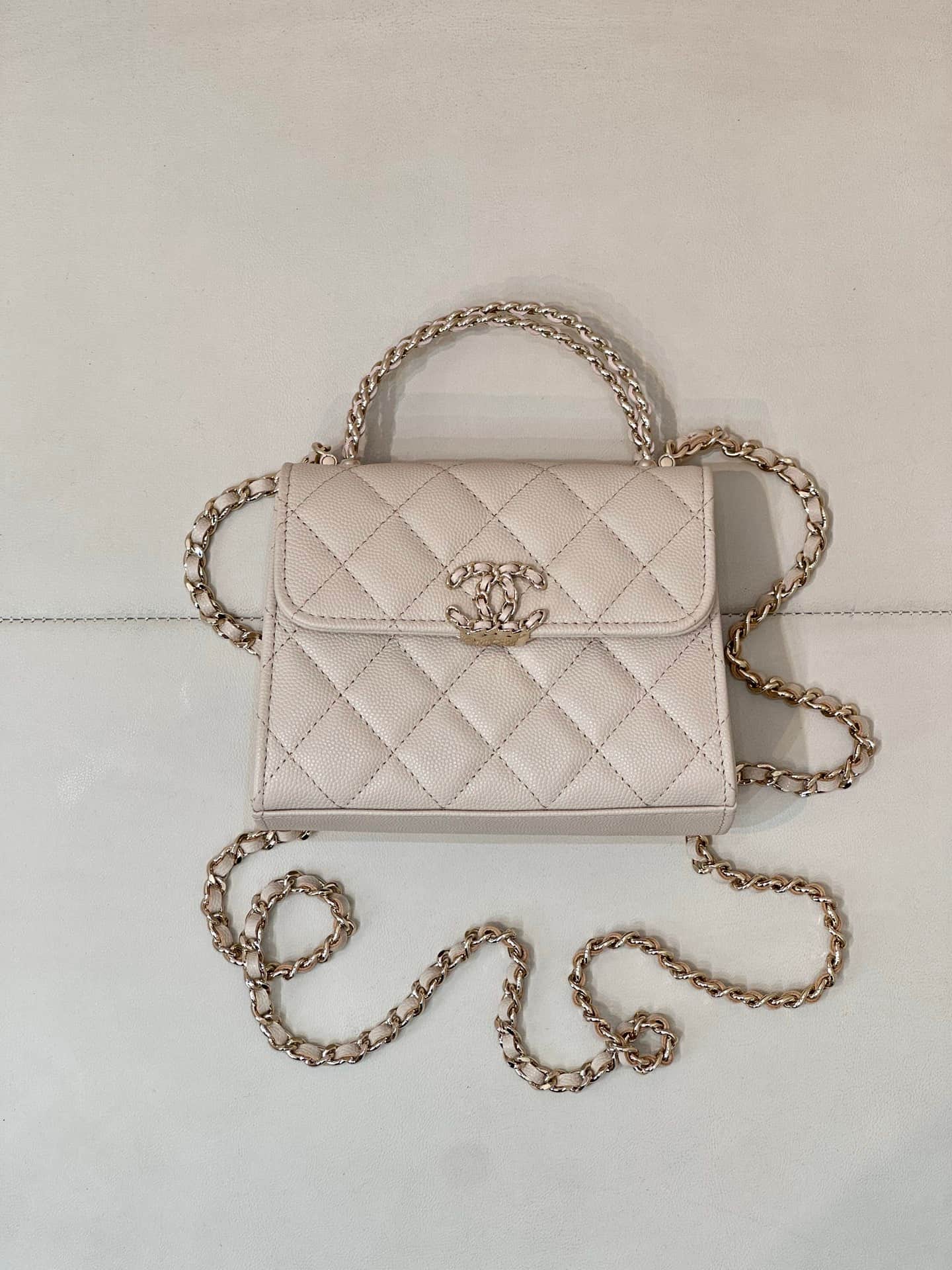Chanel Clutch with chain Grained Calfskin&Gold-Tone Metal Beige AP3236 TOP